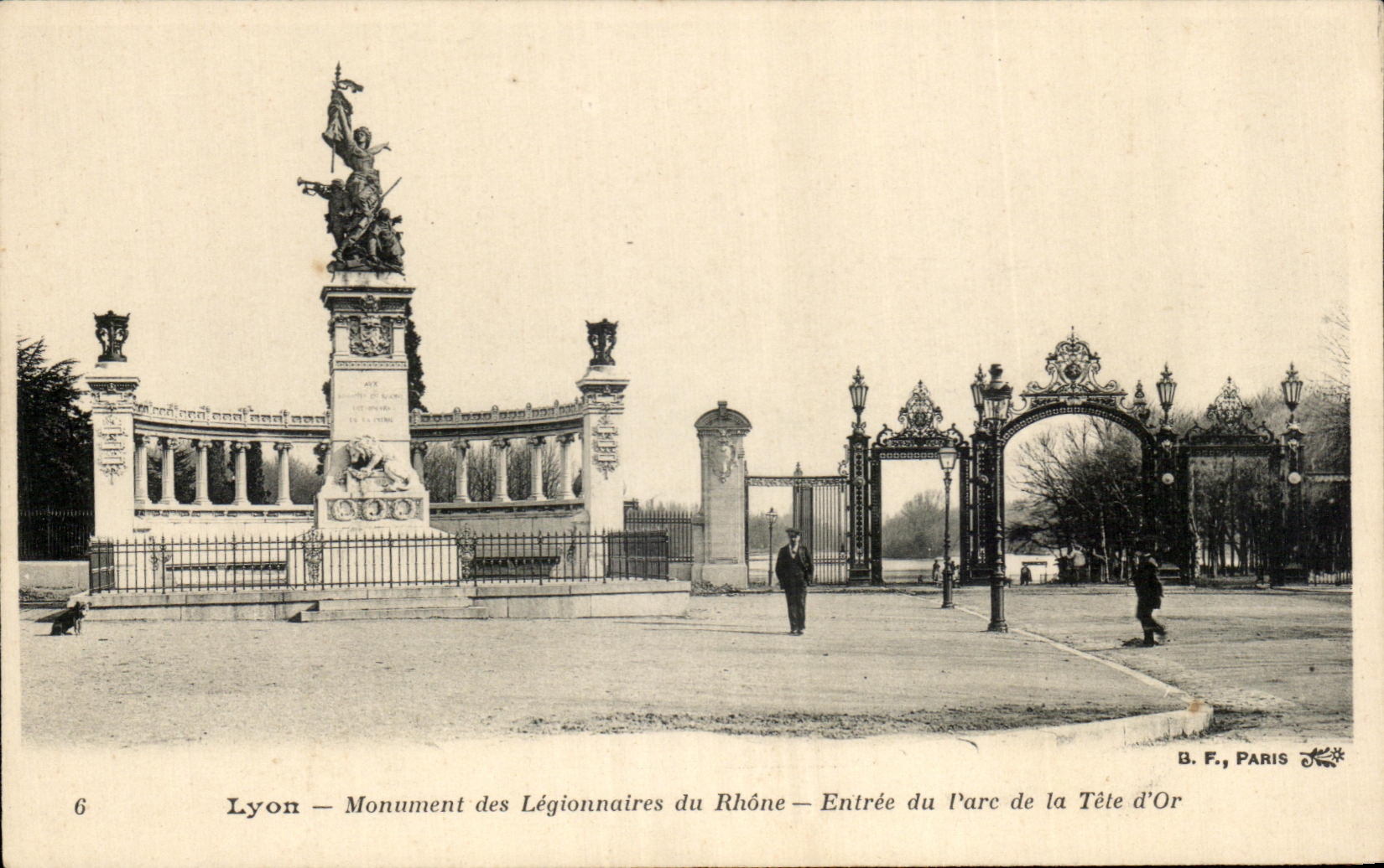 CPA Lyon Monument of the Legionaries of the Rhone Entrance of the park of the Gold Head