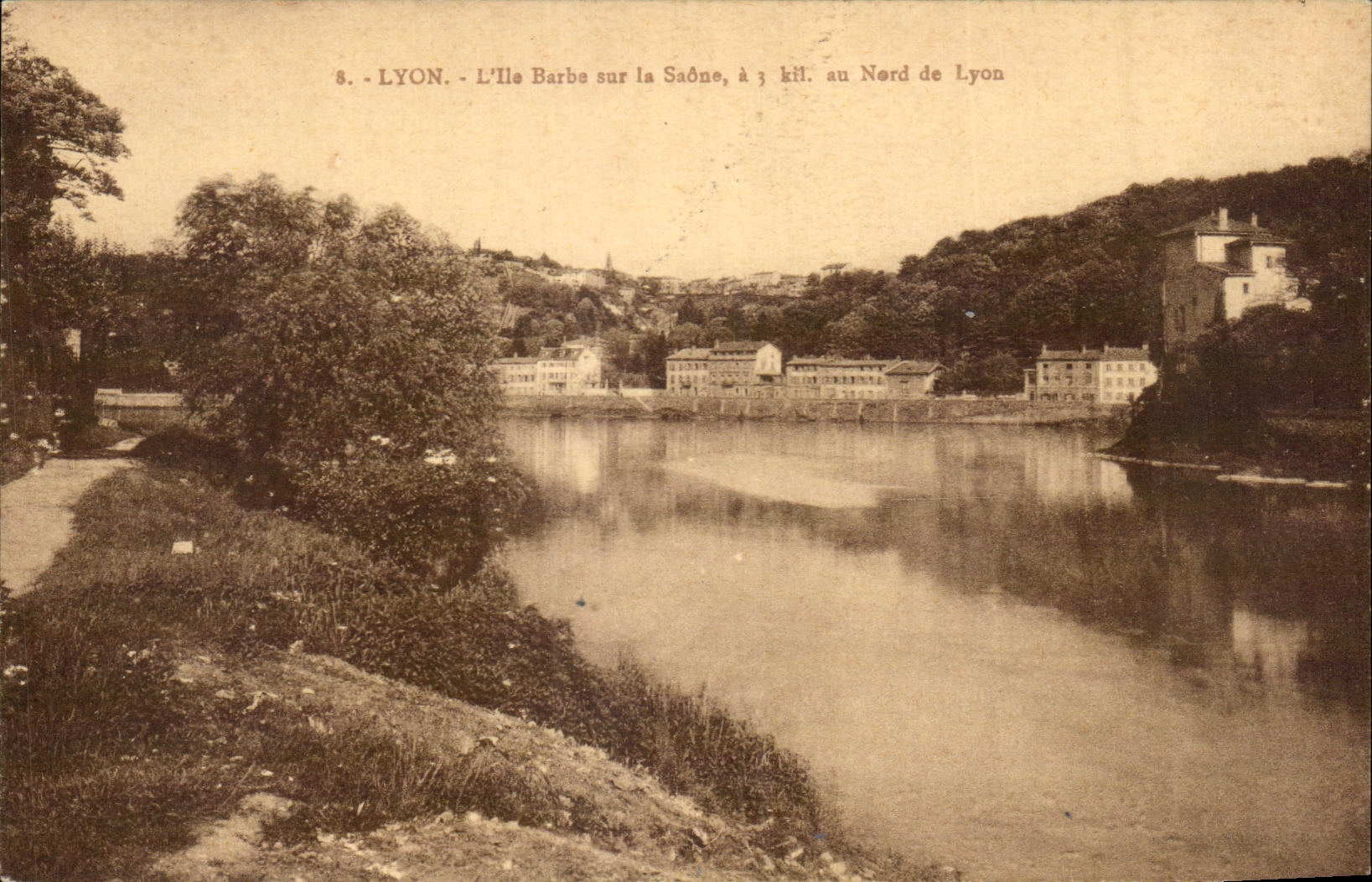 CPA Lyon L'lle Barbe sur la Saone 3 kil au Nord de Lyon