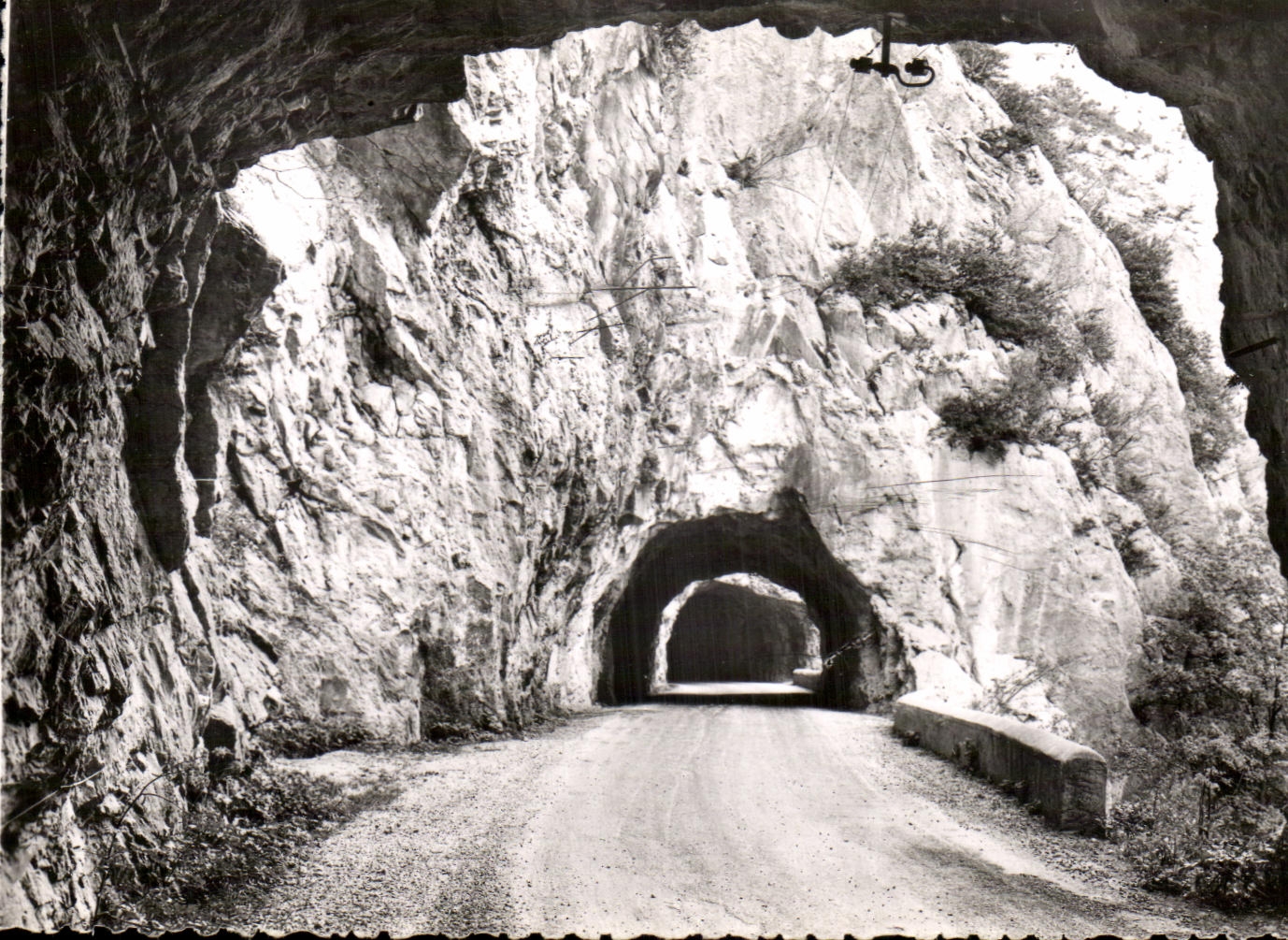 CPA Les Belles Alpes Francaises Le Vercors Les petits goulets Les tunnels
