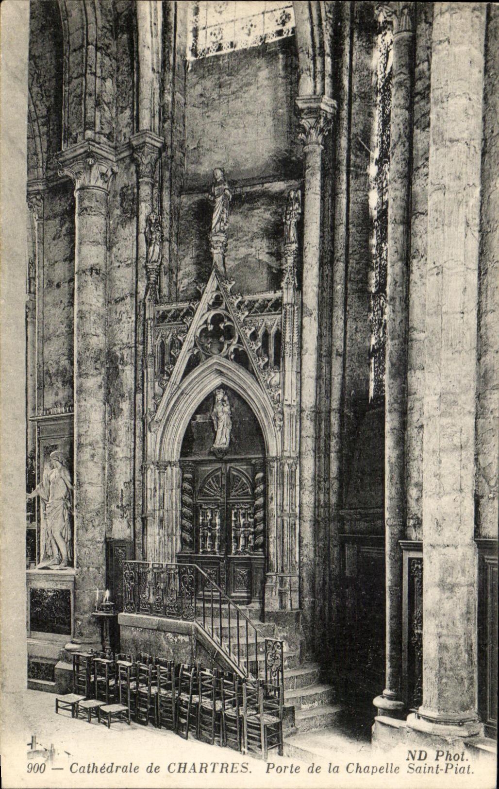 CPA Cathedrale de Chartres Porte de la Chapelle Saint Piat
