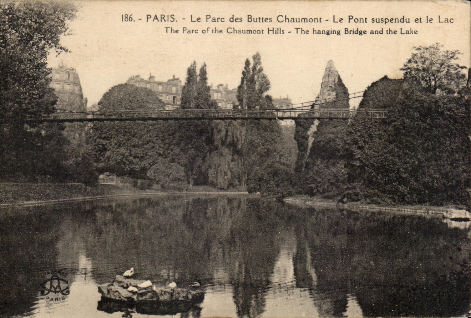 CPA Paris the Park of the Chaumont Hillocks the Suspended bridge and the Lake