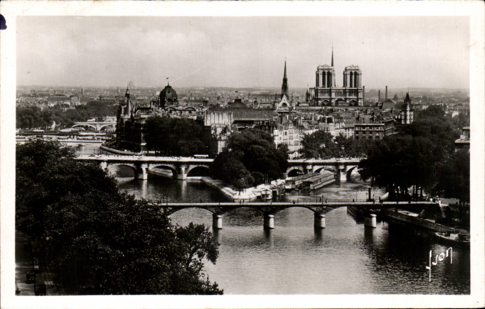 CPA Paris En Flanant La Cite Notre Dame et les Ponts