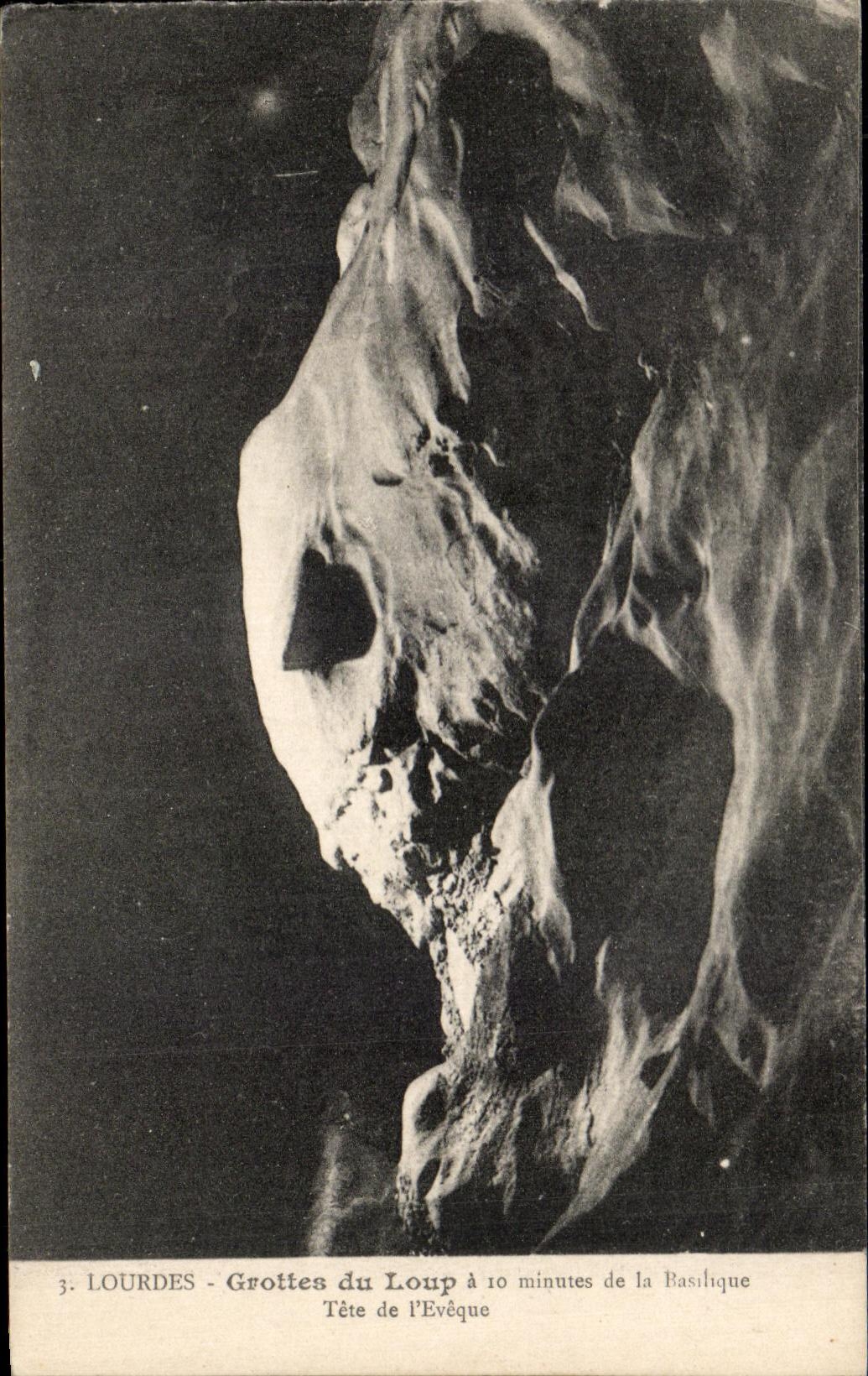 CPA Lourdes Grottes du Loup a 10 Minutes De La Basilique