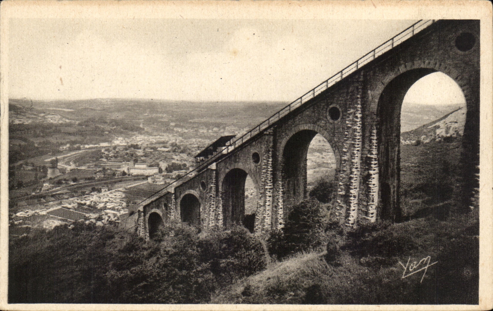 CPA Lourdes Funiculaire du pic de Jer Le viaduc