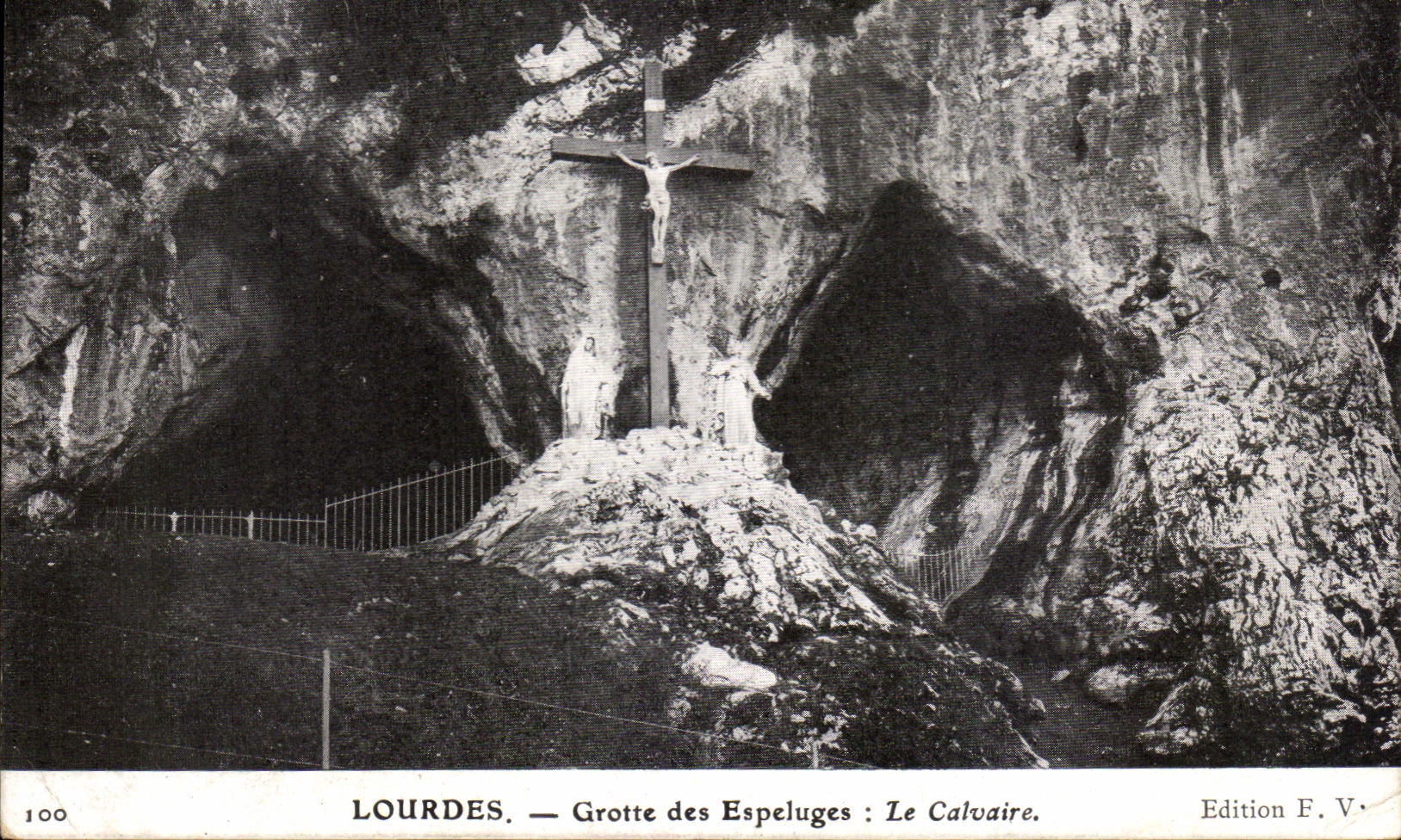 CPA Lourdes Grottes des Espeluges Le Calvaire