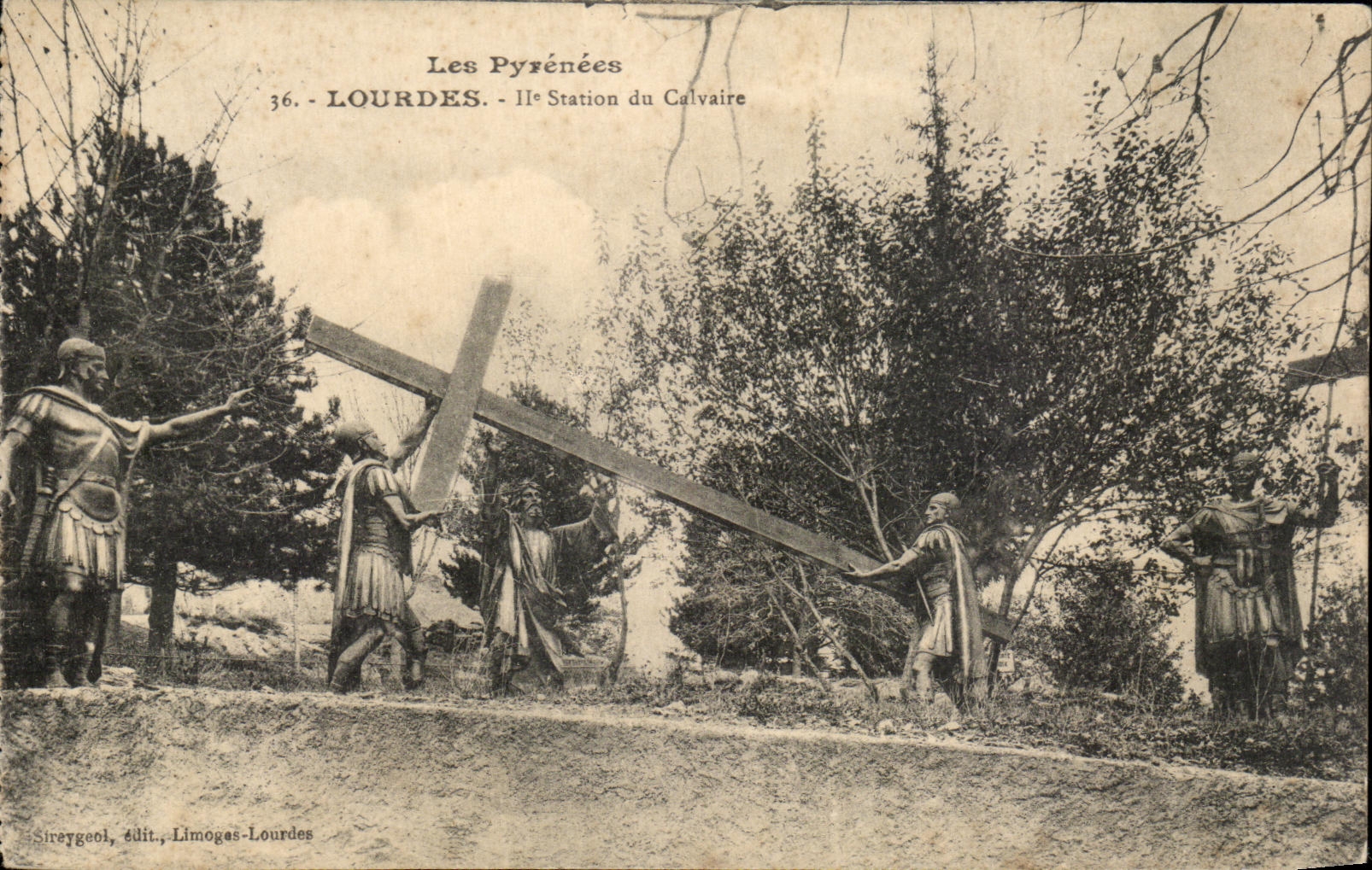 CPA Les Pyrenees Lourdes Station Du calvaire
