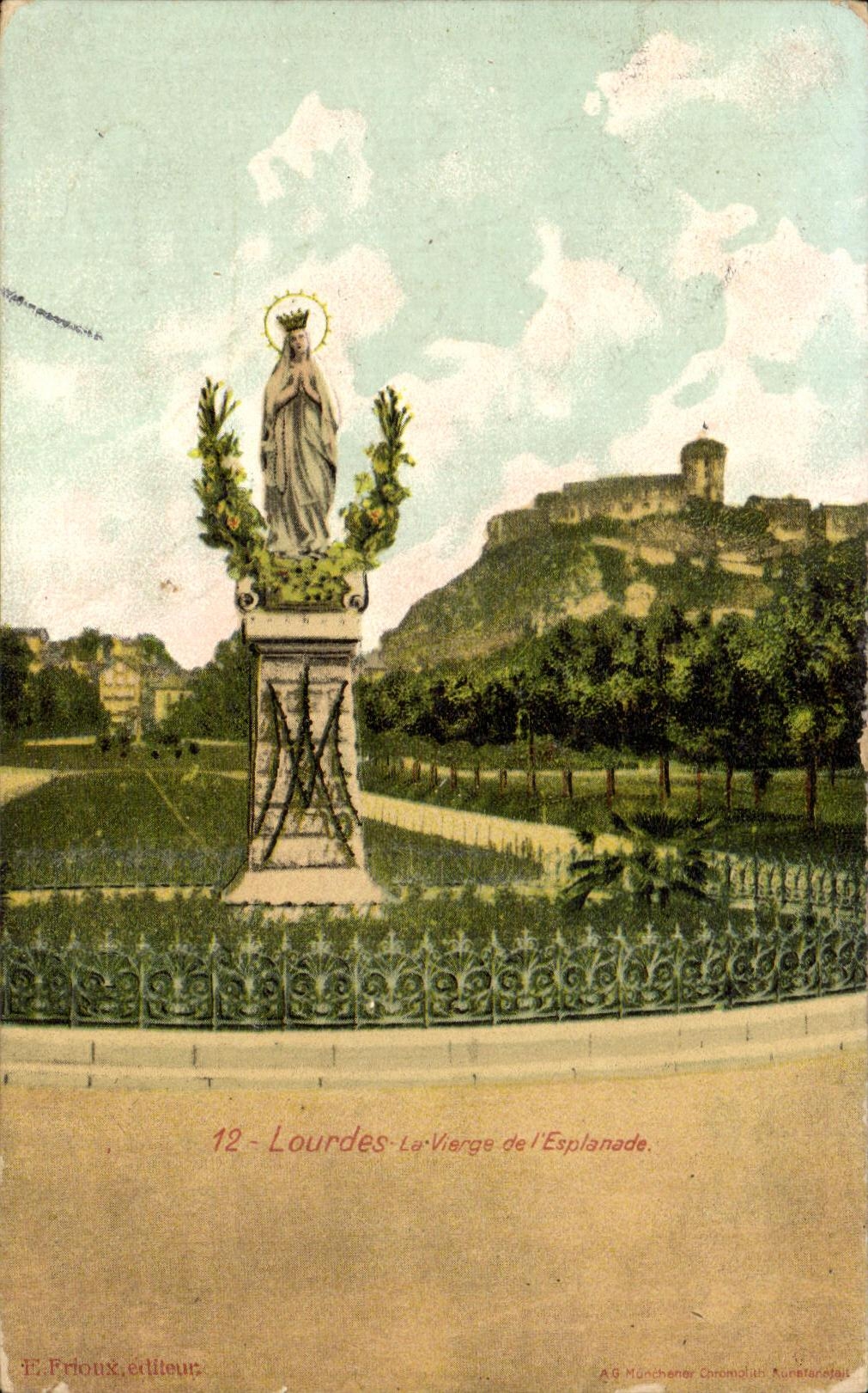 CPA Lourdes La Vierge de l'Esplanade