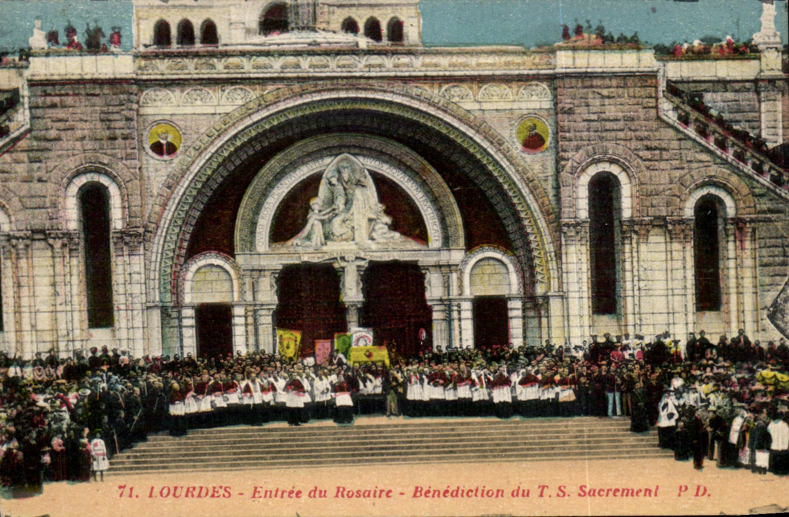 CPA Lourdes Entree du Rosaire Benediction du T S Sacremenl