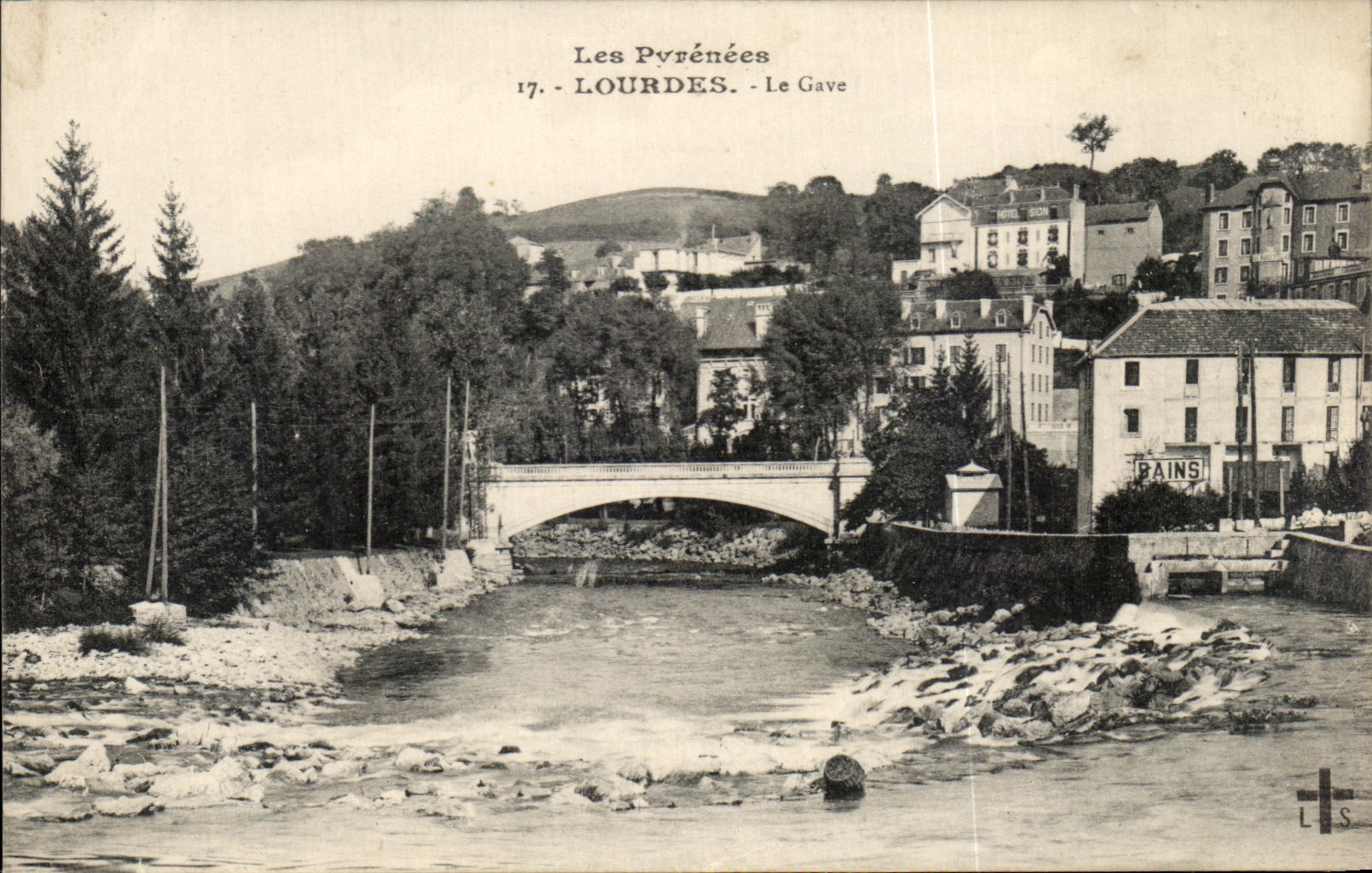 CPA Les Pvrenees Lourdes Le Gave