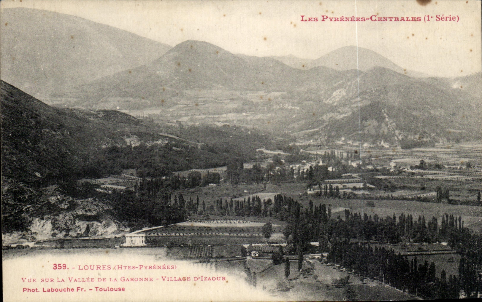 CPA Lourdes Vue sur La Sur la Vallee De la Garonne