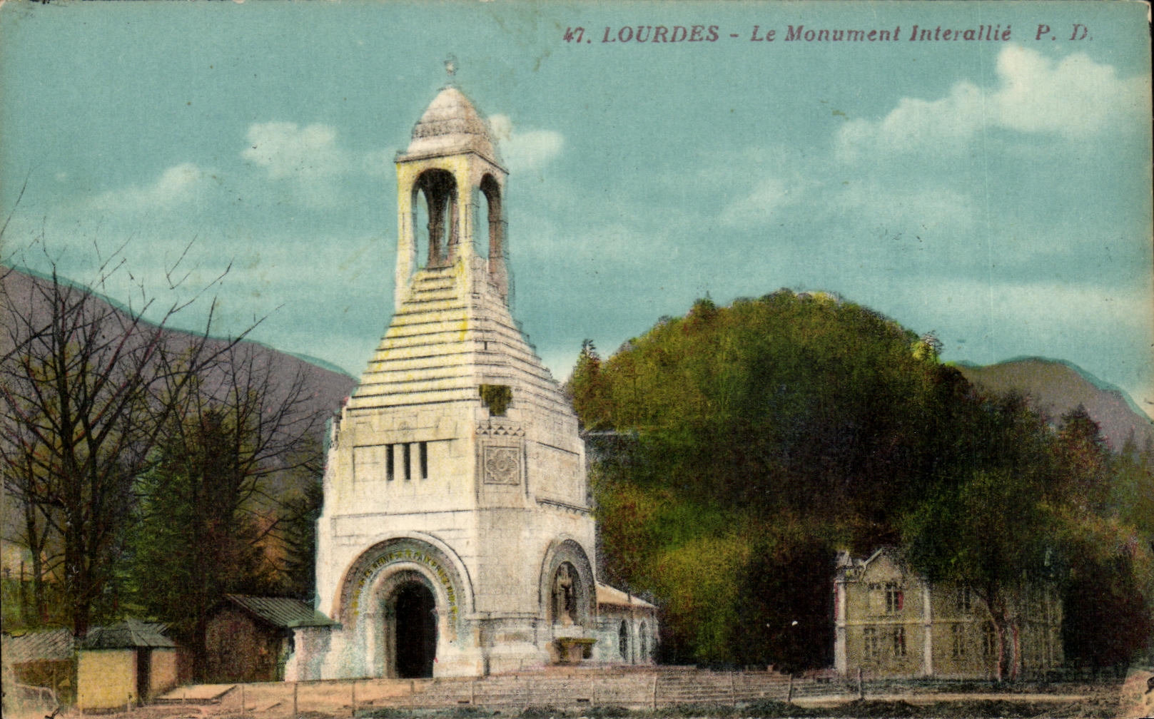 CPA Lourdes Le Monument Interallie 