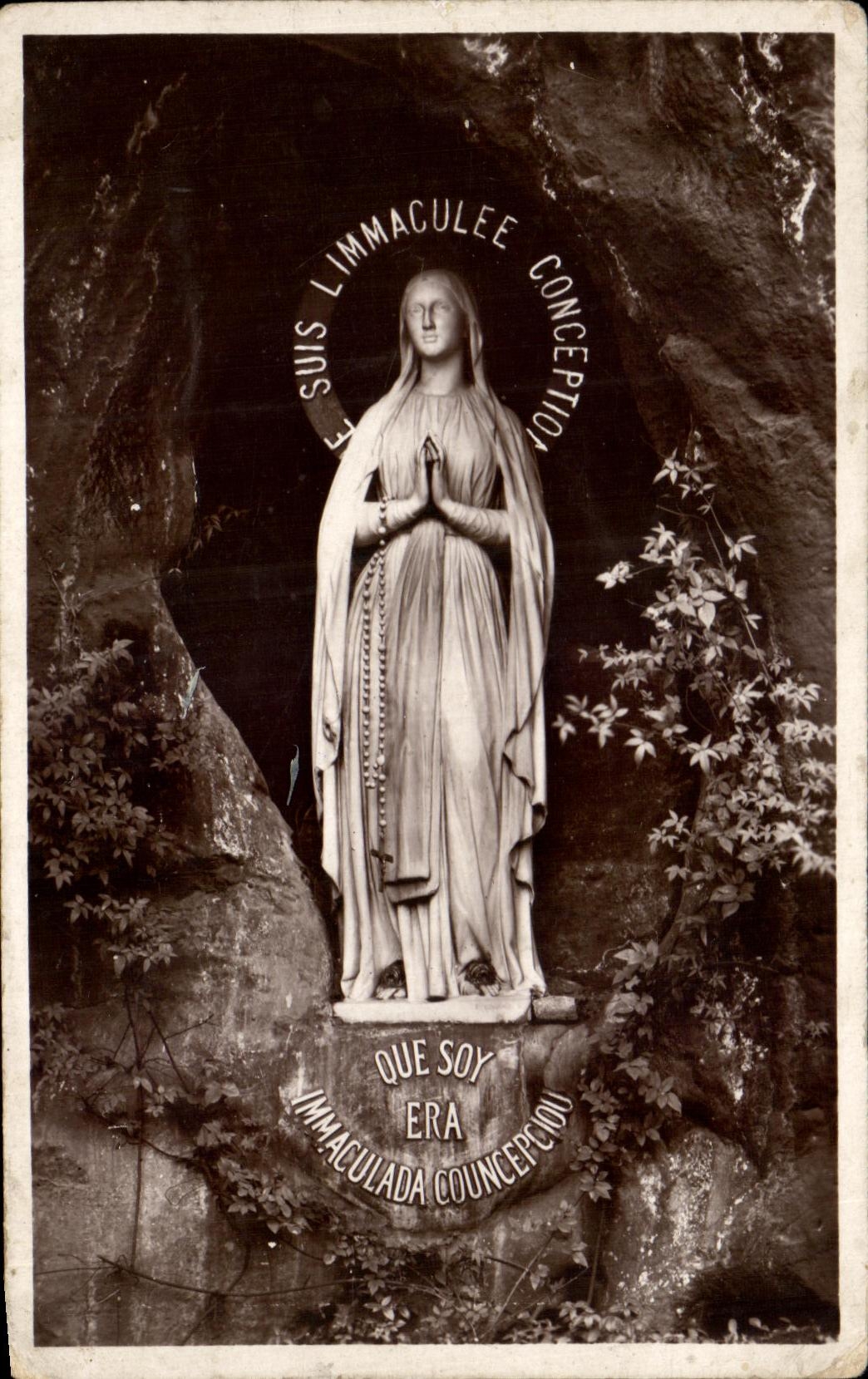 CPA Lourdes La Vierge de la Grotte Miraculeuse