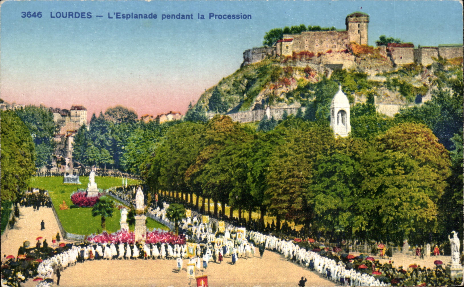 CPA Lourdes L'Espianade Pendant La Procession