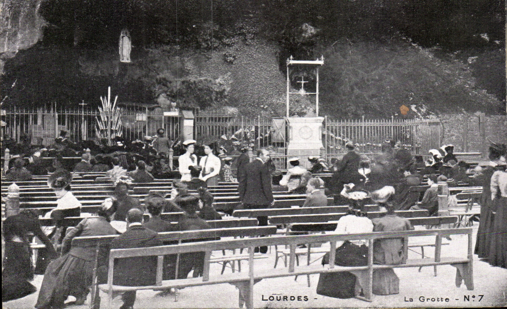 CPA Louvres La Grotte