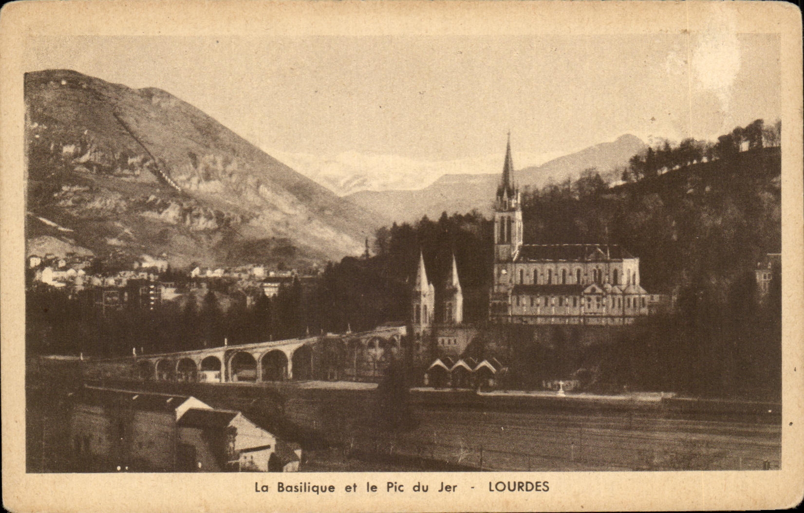 CPA La Basilique Et Le Pic Du Jer Lourdes