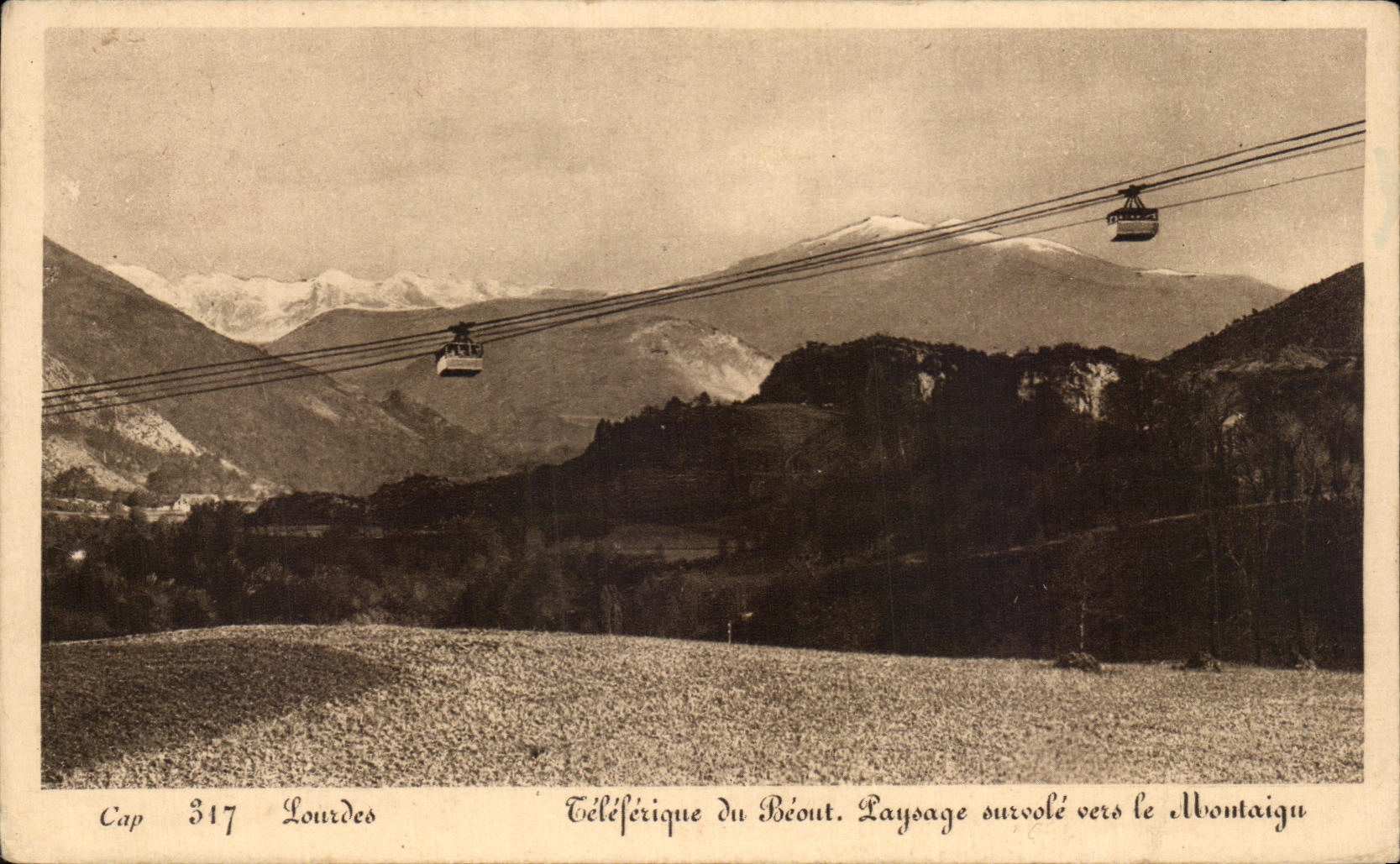 CPA Lourdes Tefeferique du Beout Paysage survole vers le Montaigu 