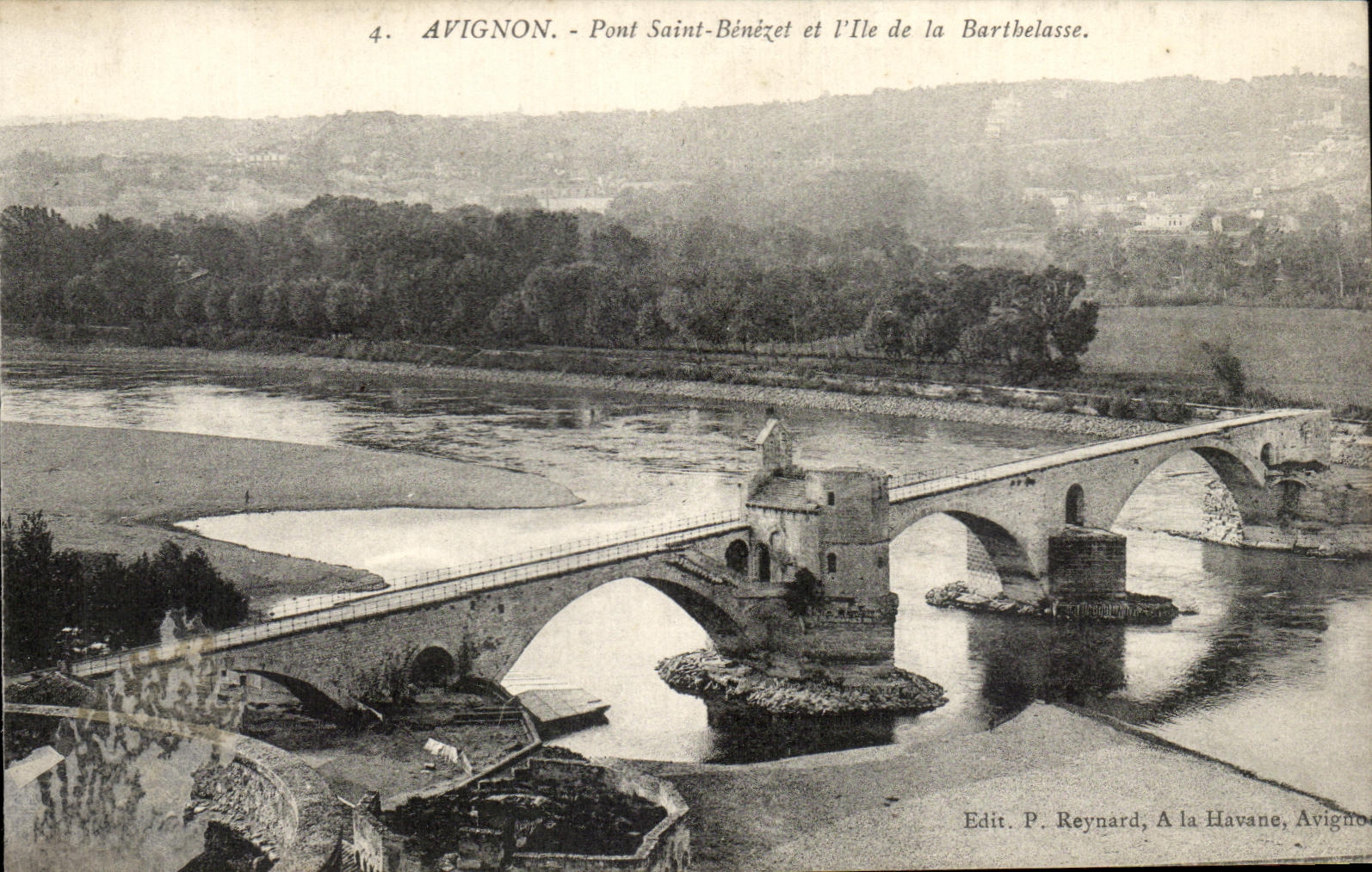 Santo Benezet del puente de CPA Avignon y el ille de Barthelasse