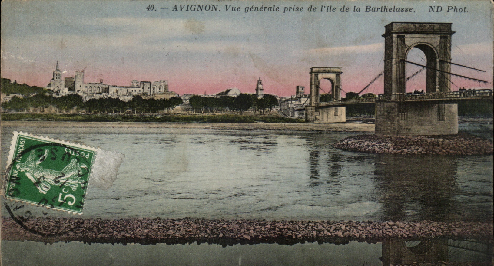 Opinion de CPA Avignon tomada de la isla de Barthelasse
