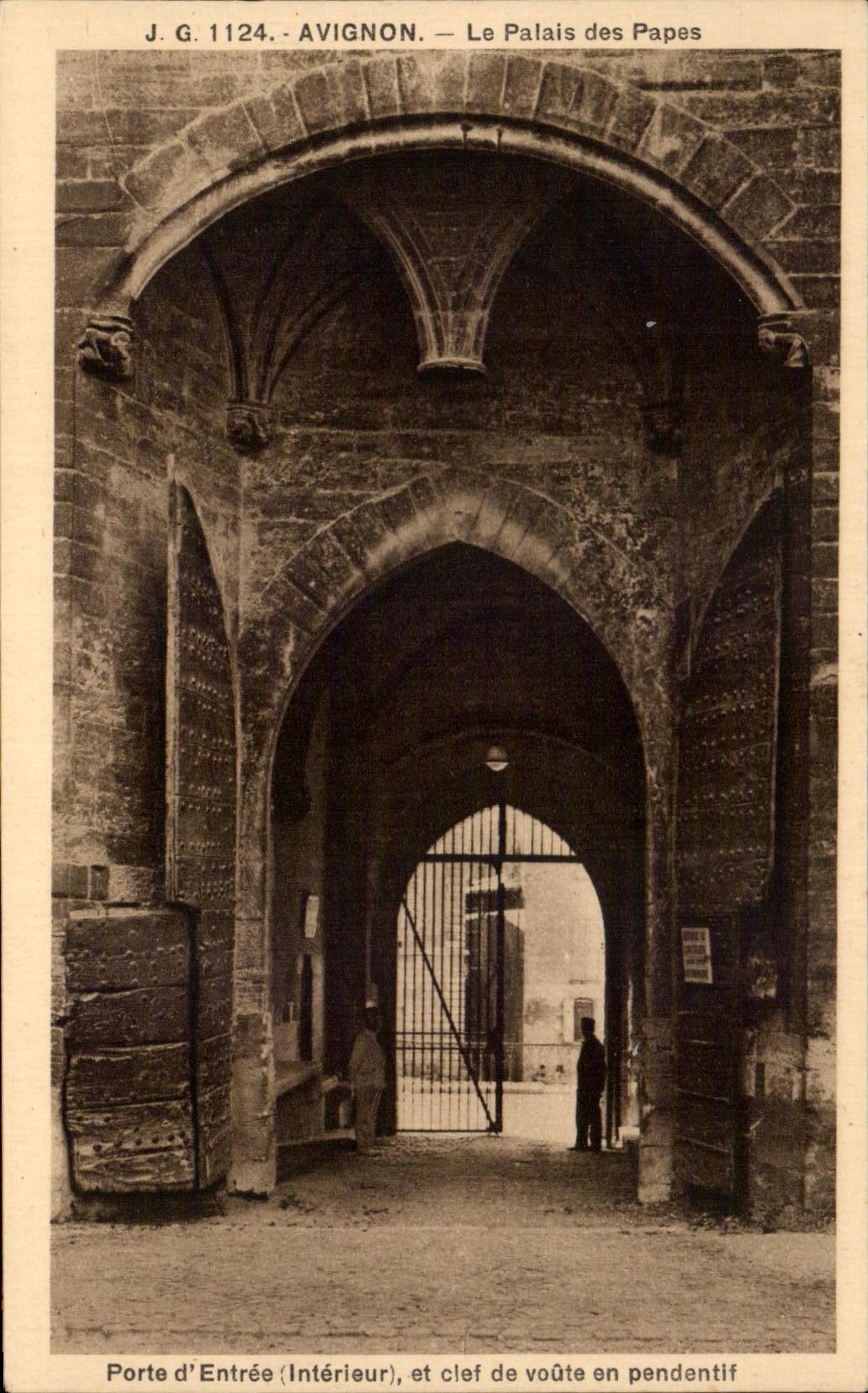 CPA Avignon el paladar de la puerta principal de los papas interior y de la piedra angular en de pechinas