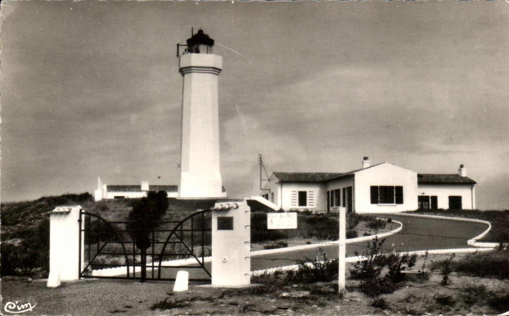 CPA La Tranche Sur Mer Le Nouveau phare