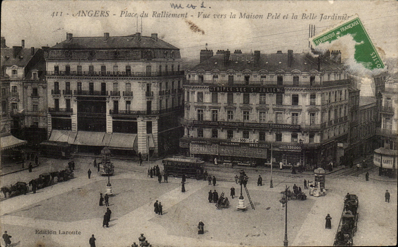 CPA Angers Place Du Ralliement Vue Vers La Maison Pele Et La Belle