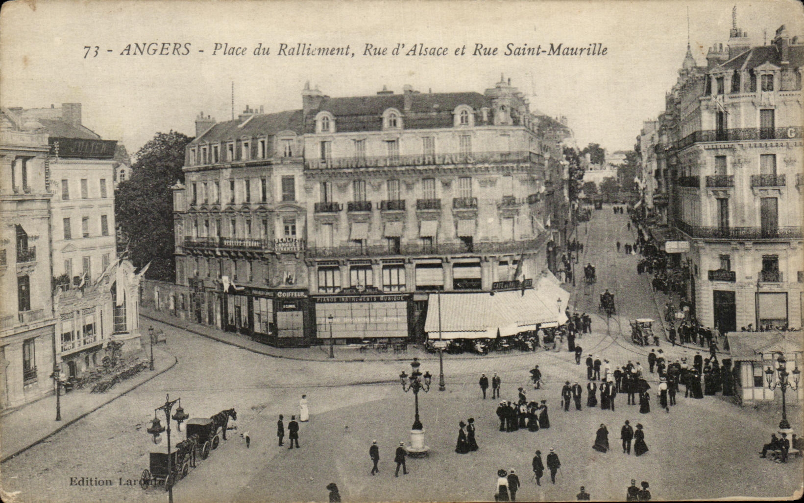 CPA Angers Place du ralliement Rue d'Alsace et rue Saint Maurille 