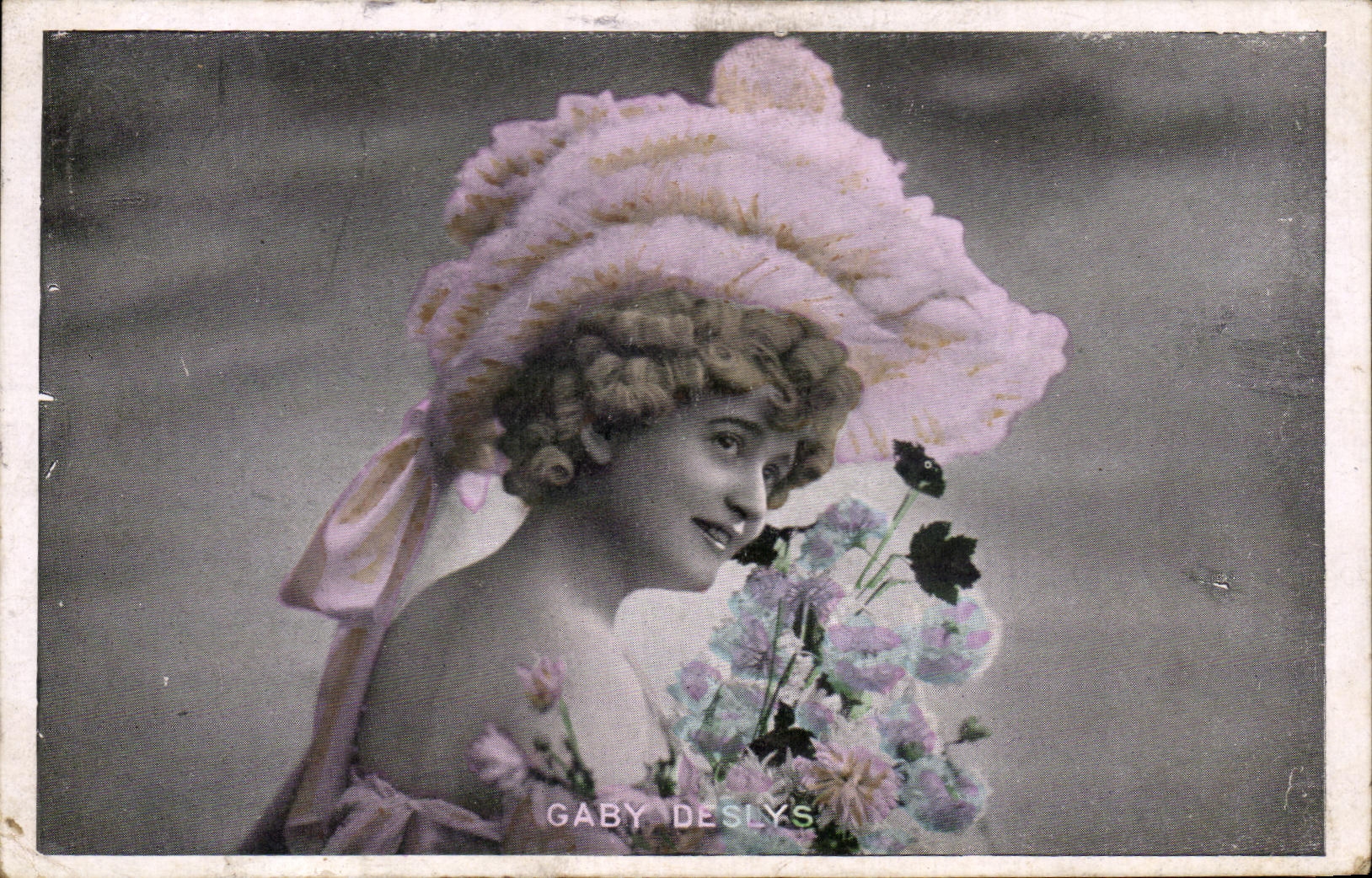 CPA Fantaisie FEmme Gaby Deslys