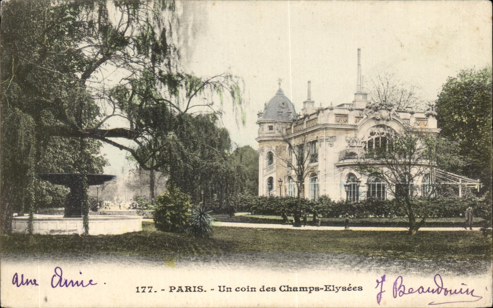 CPA Paris Un coin des Champs Elysees