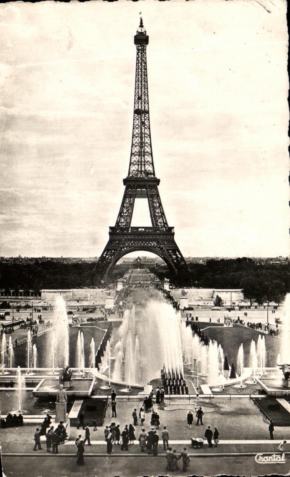 CPA Paris the Eiffel Tower and Fountains of the Palate of Chaillot