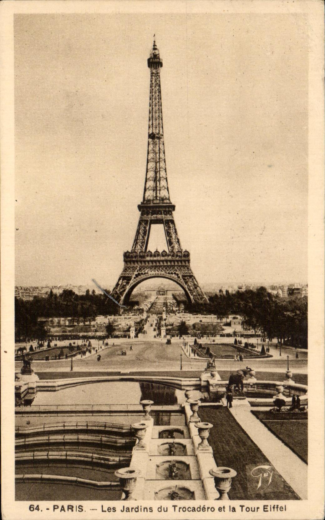 CPA Paris Gardens Of Trocadero And the Eiffel Tower