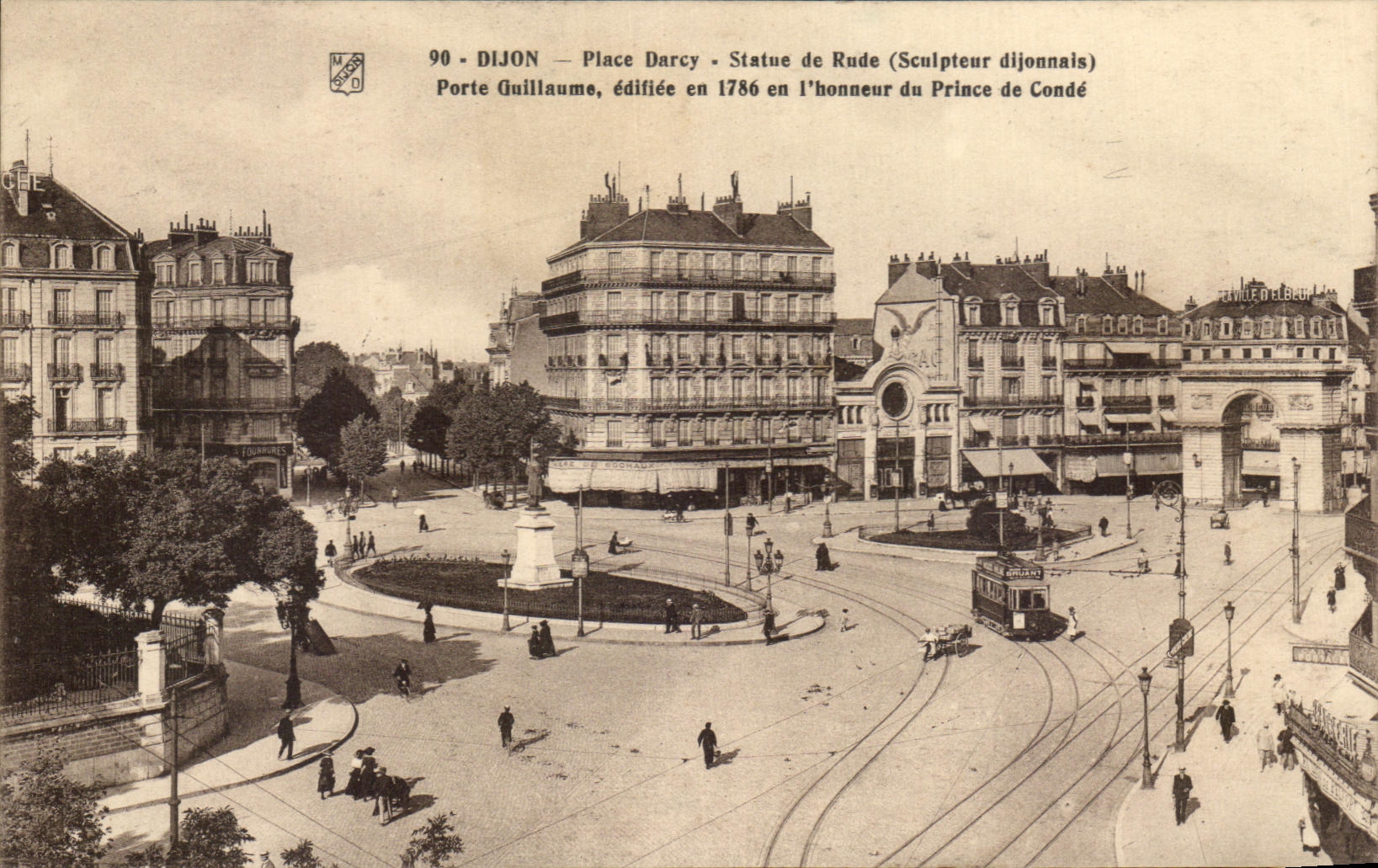 CPA Dijon Place Darcy Statue de Rude Porte Guillaume