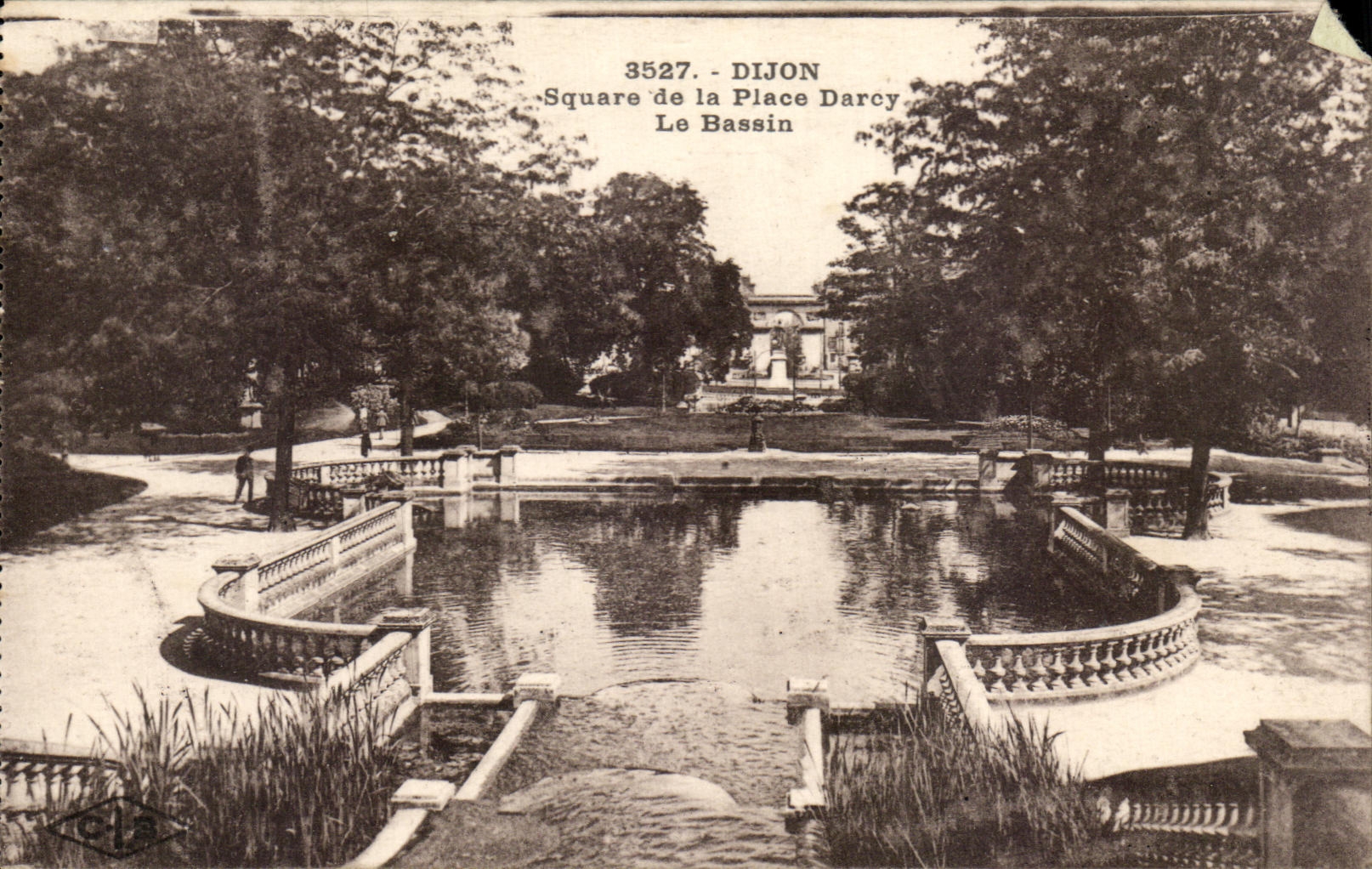 CPA Dijon Square de la Place Darcy Le Bassin
