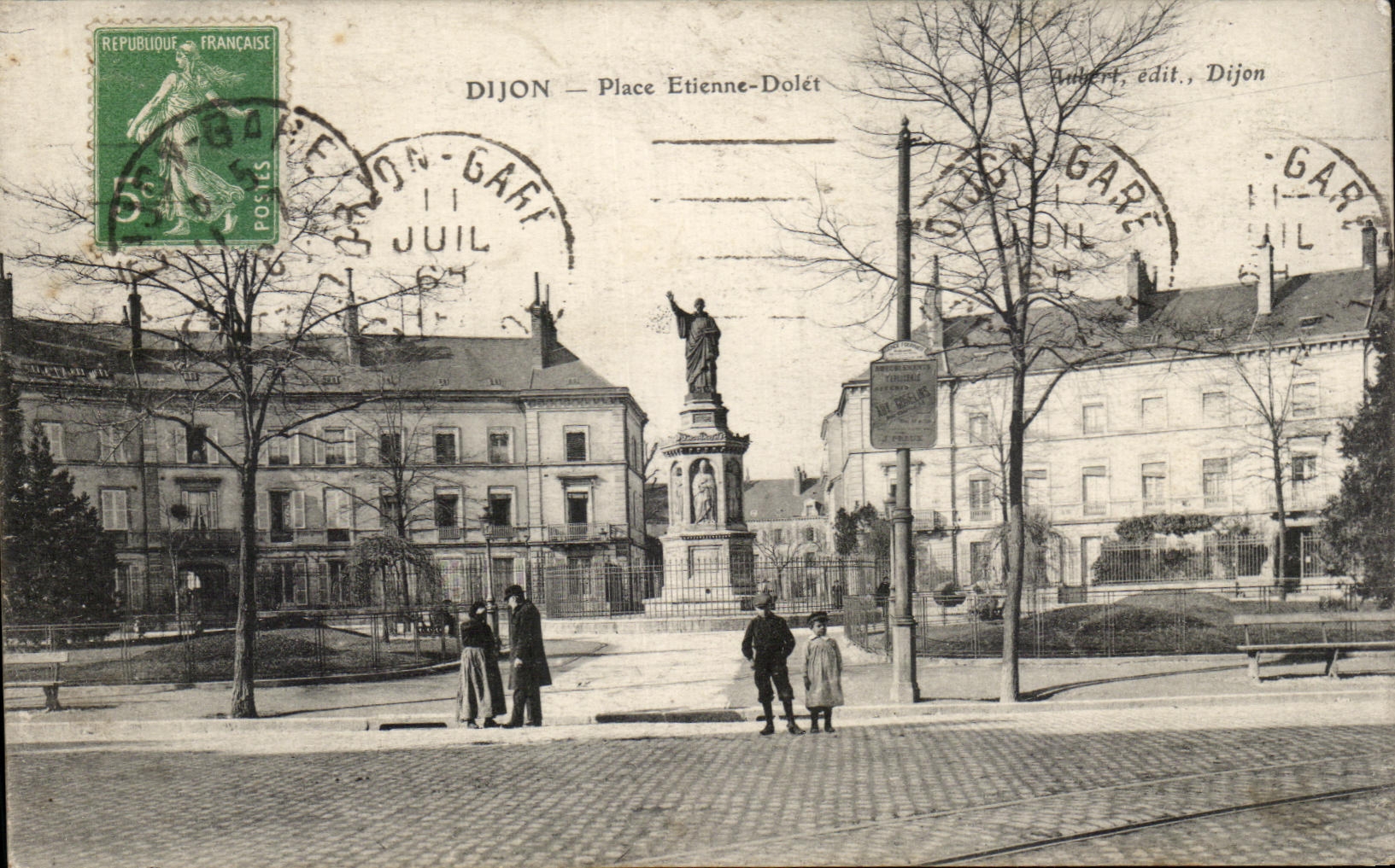 CPA Dijon Place Etienne Dolet