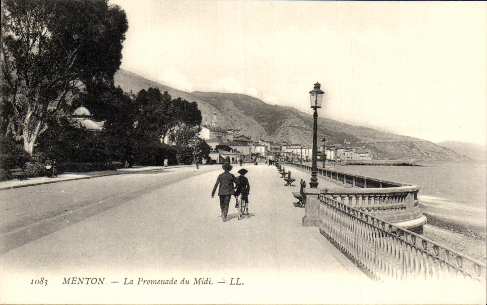 CPA Menton Le Promenade Du Midi