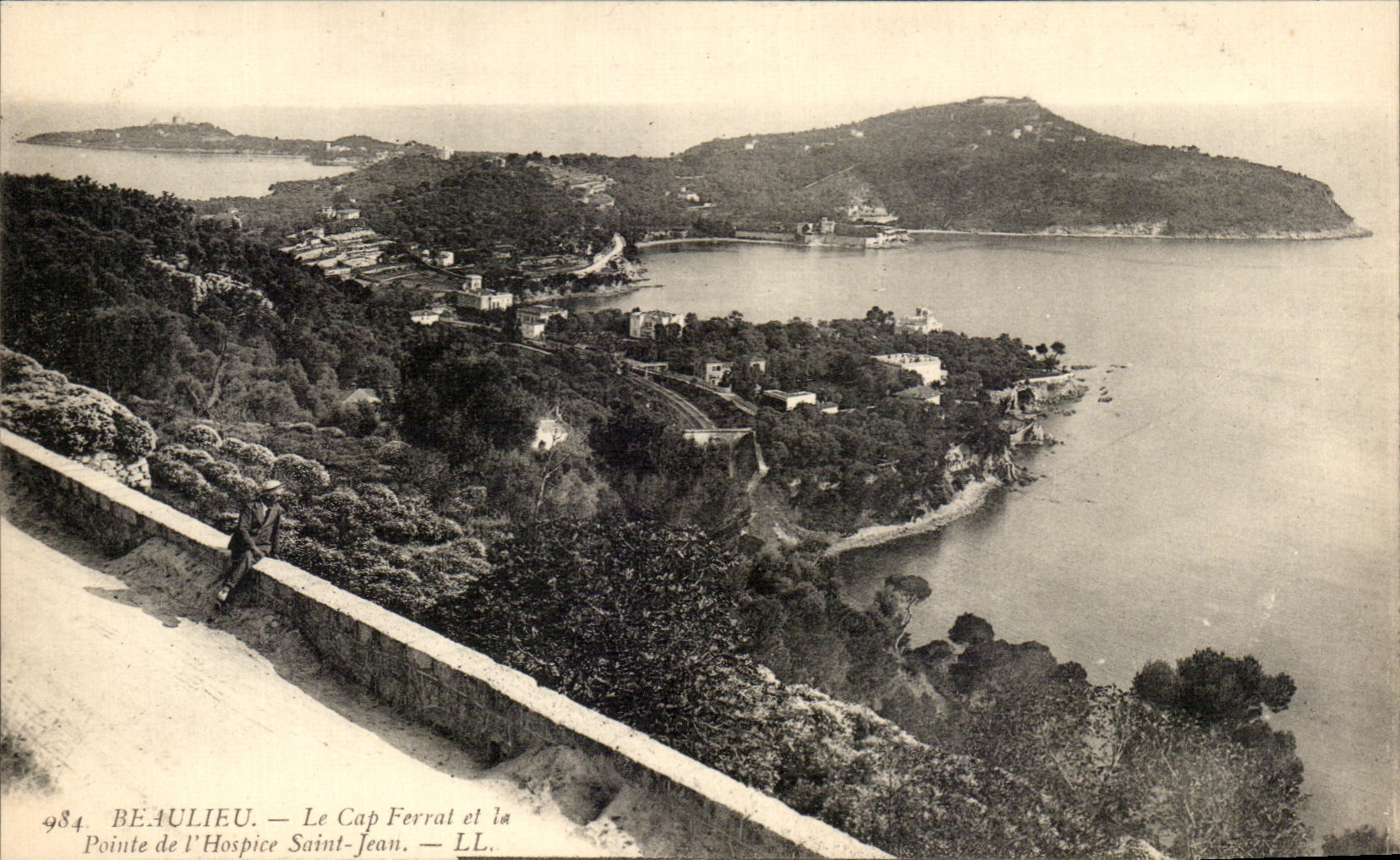 CPA Beaulieu Le Cap Ferrat Et La Pointe De L'Hospice Saint Jean