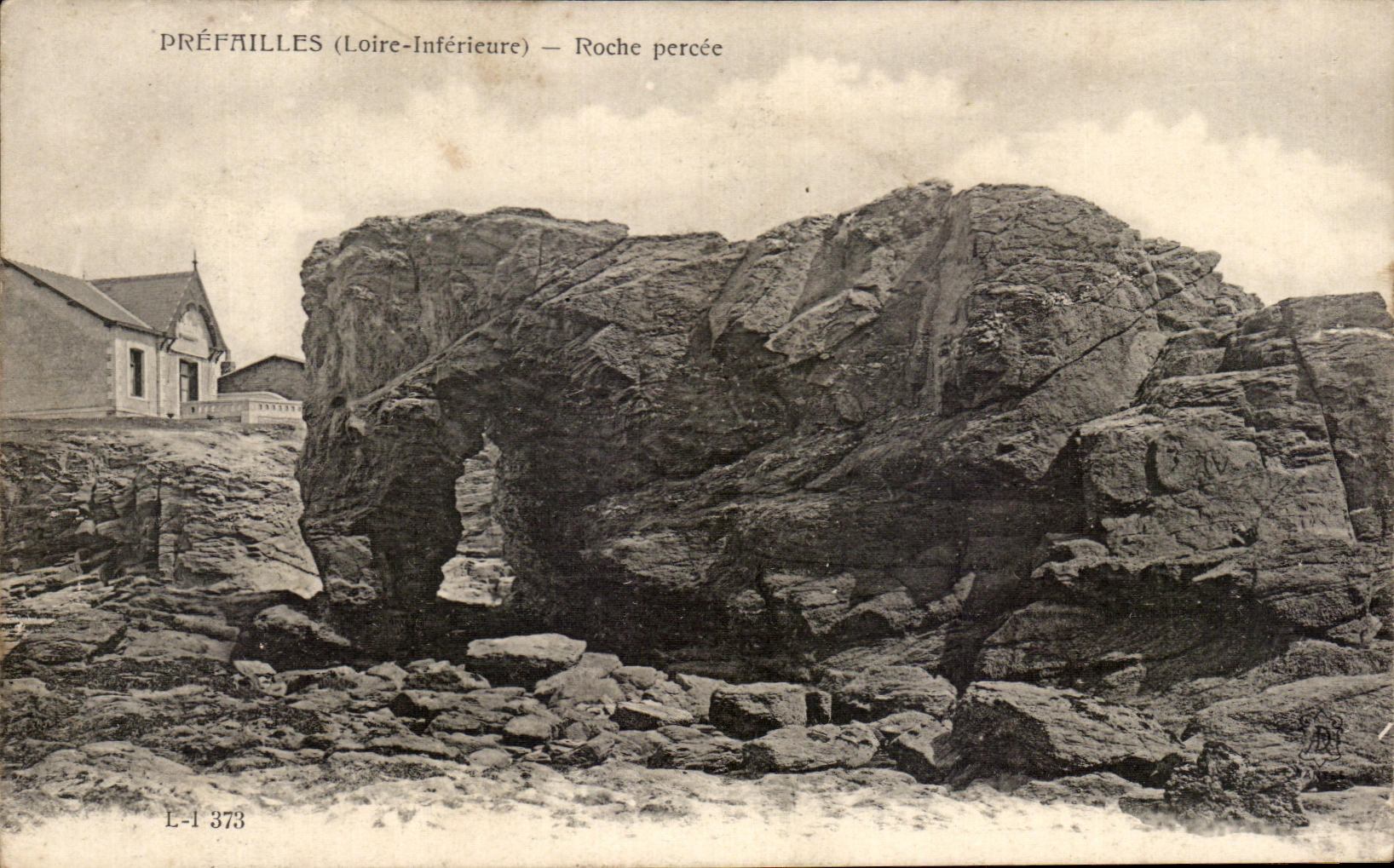 Roca agujereada Prefailles de CPA