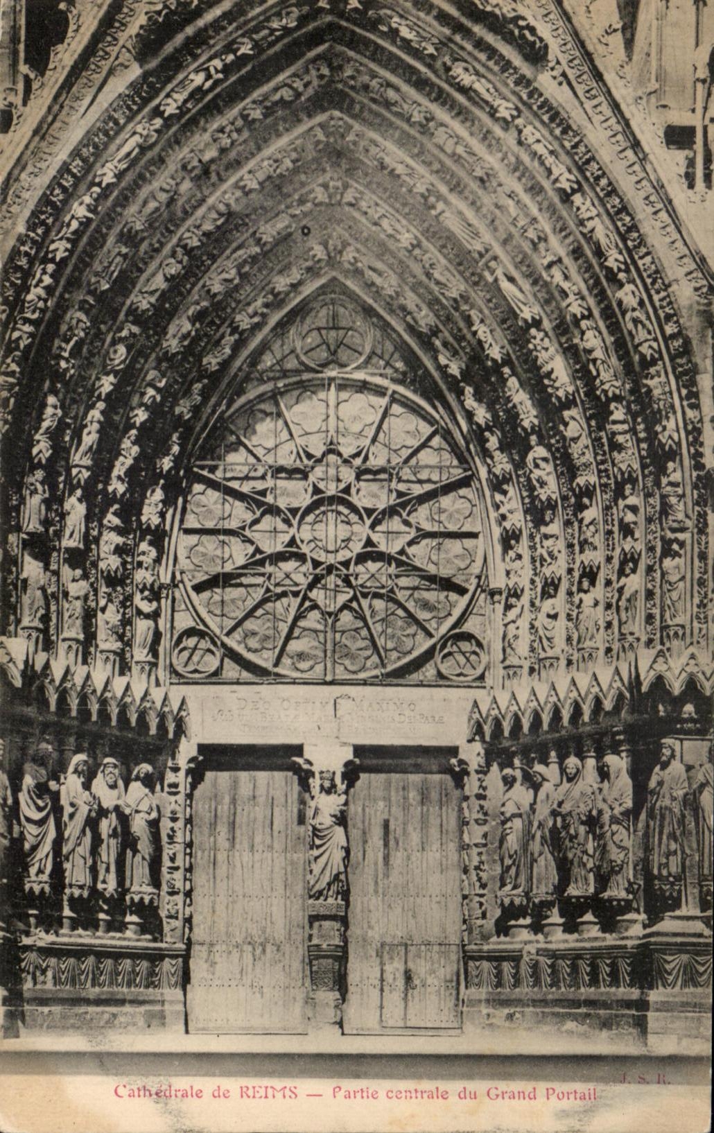 CPA Cathedral of Rheims Central part of the large Gate