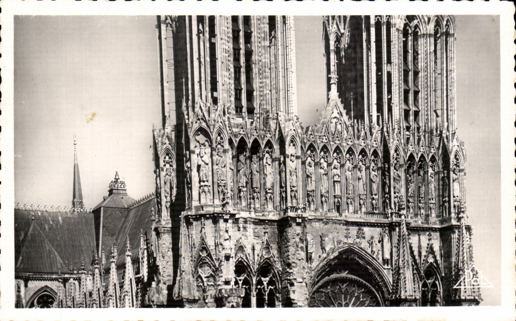CPA Rheims the Cathedral Gallery of the Kings and Tours