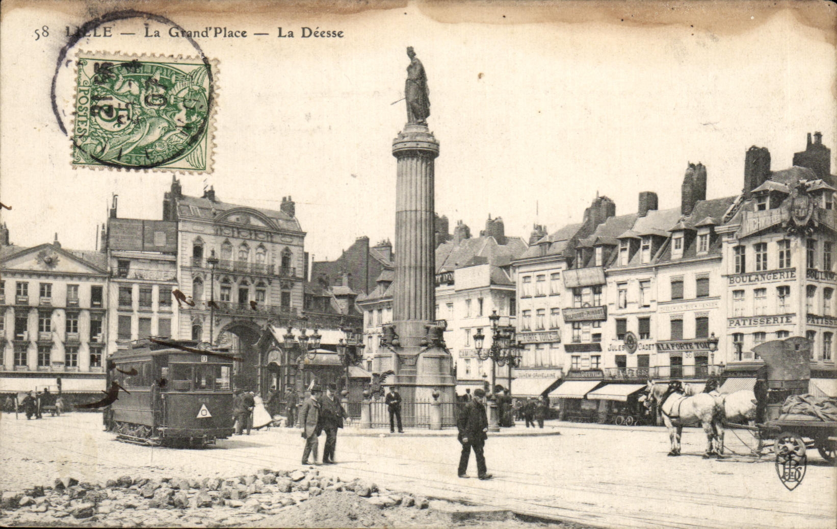 CPA Lille the Large one Places Decsse Tramway