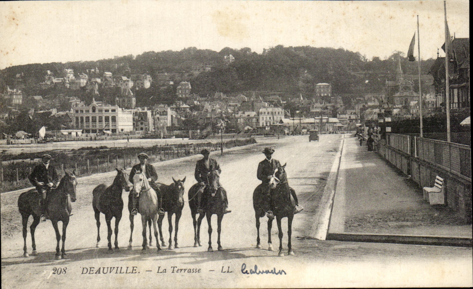 CPA Deauville the Terrace Horse Horse