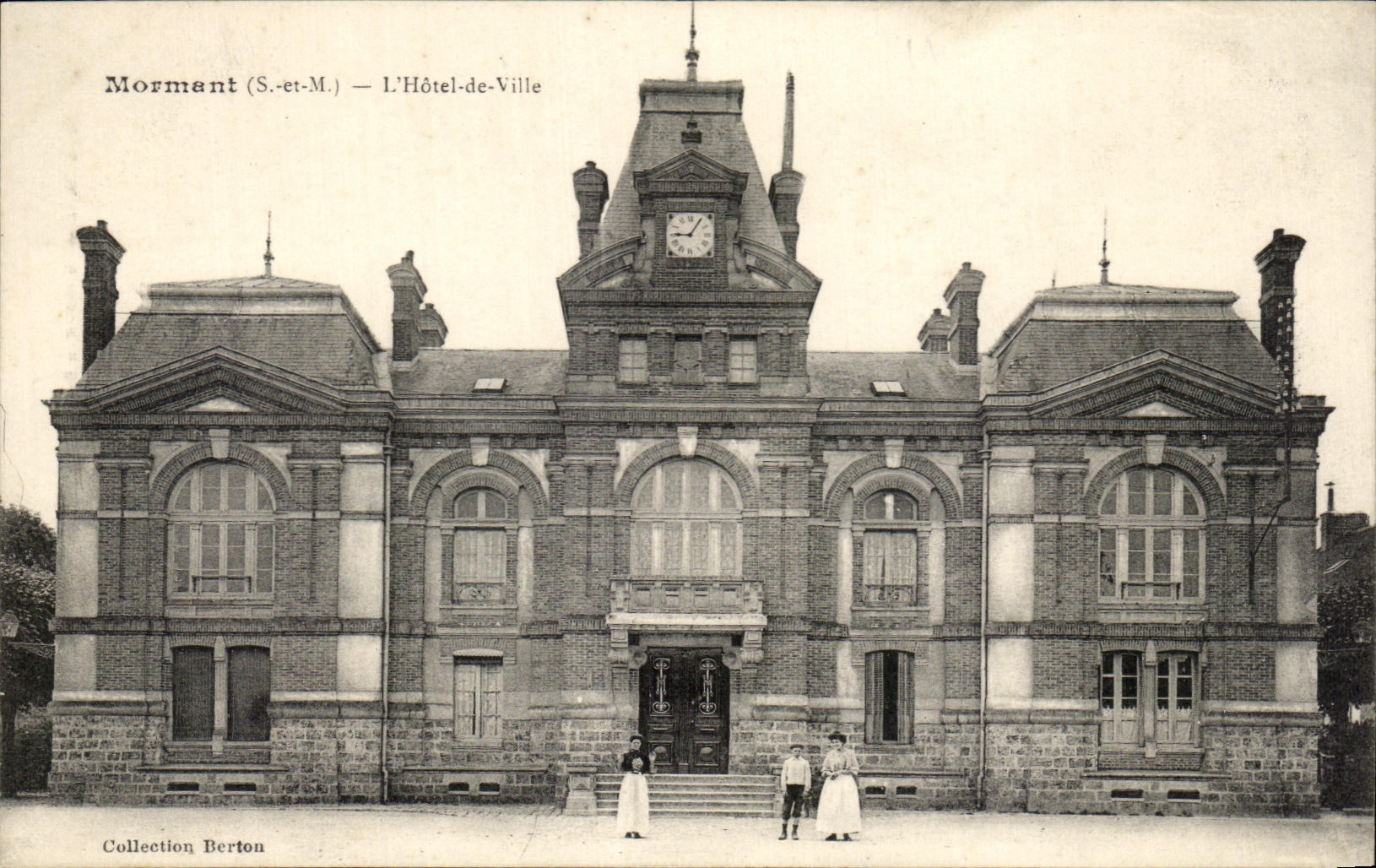 CPA Mormant the Town hall