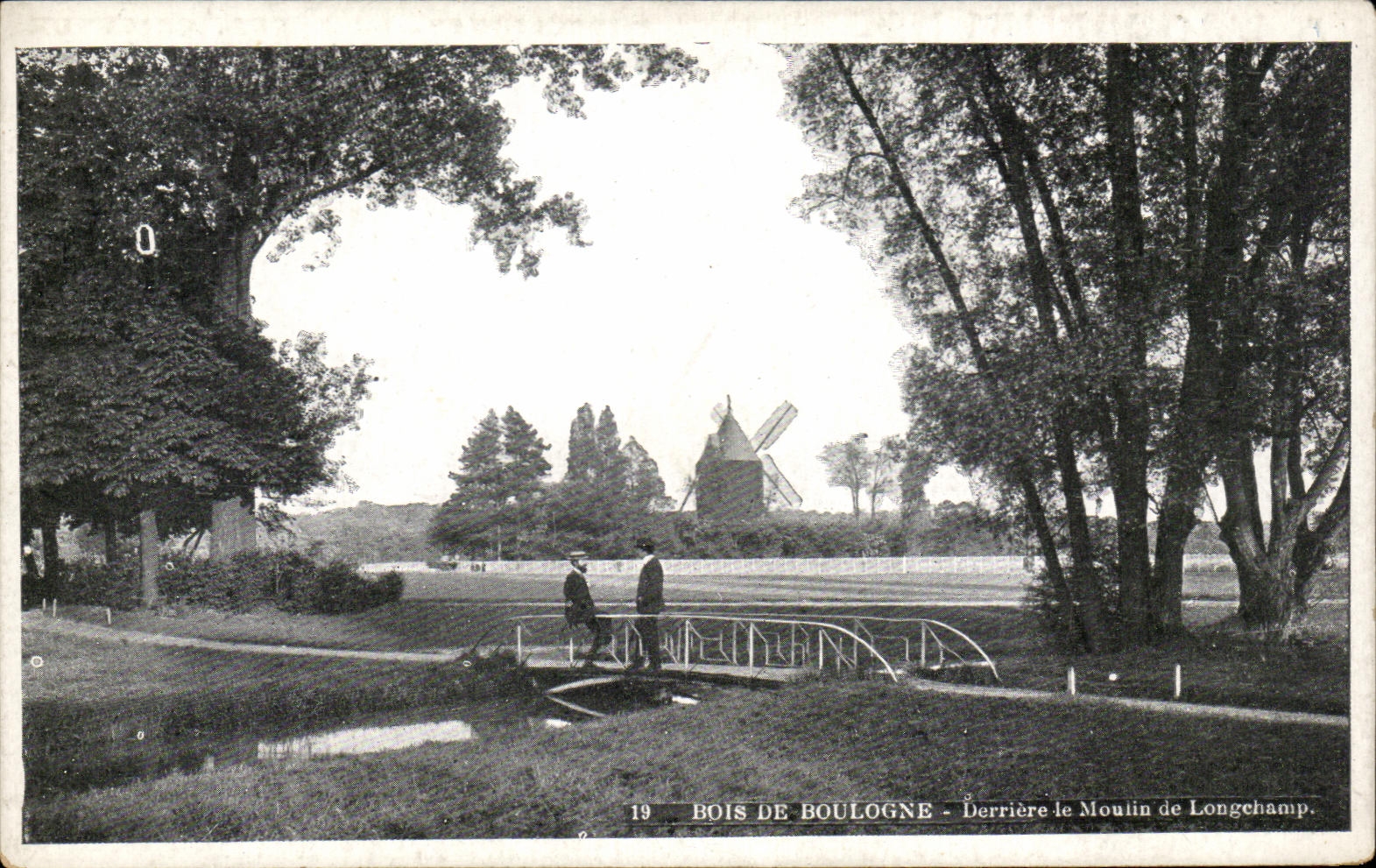 CPA Bois De Boulogne Derriere le Moulin de Longchamp