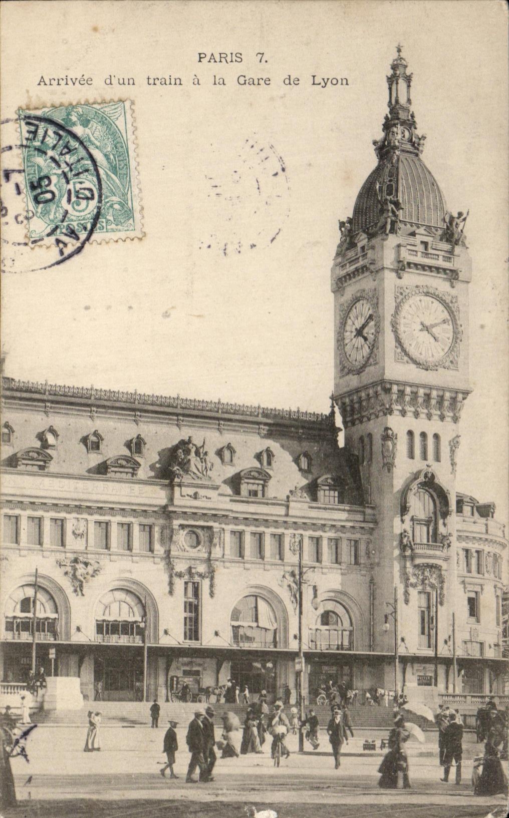 CPA Paris Arrival of one train at the Station of Lyon