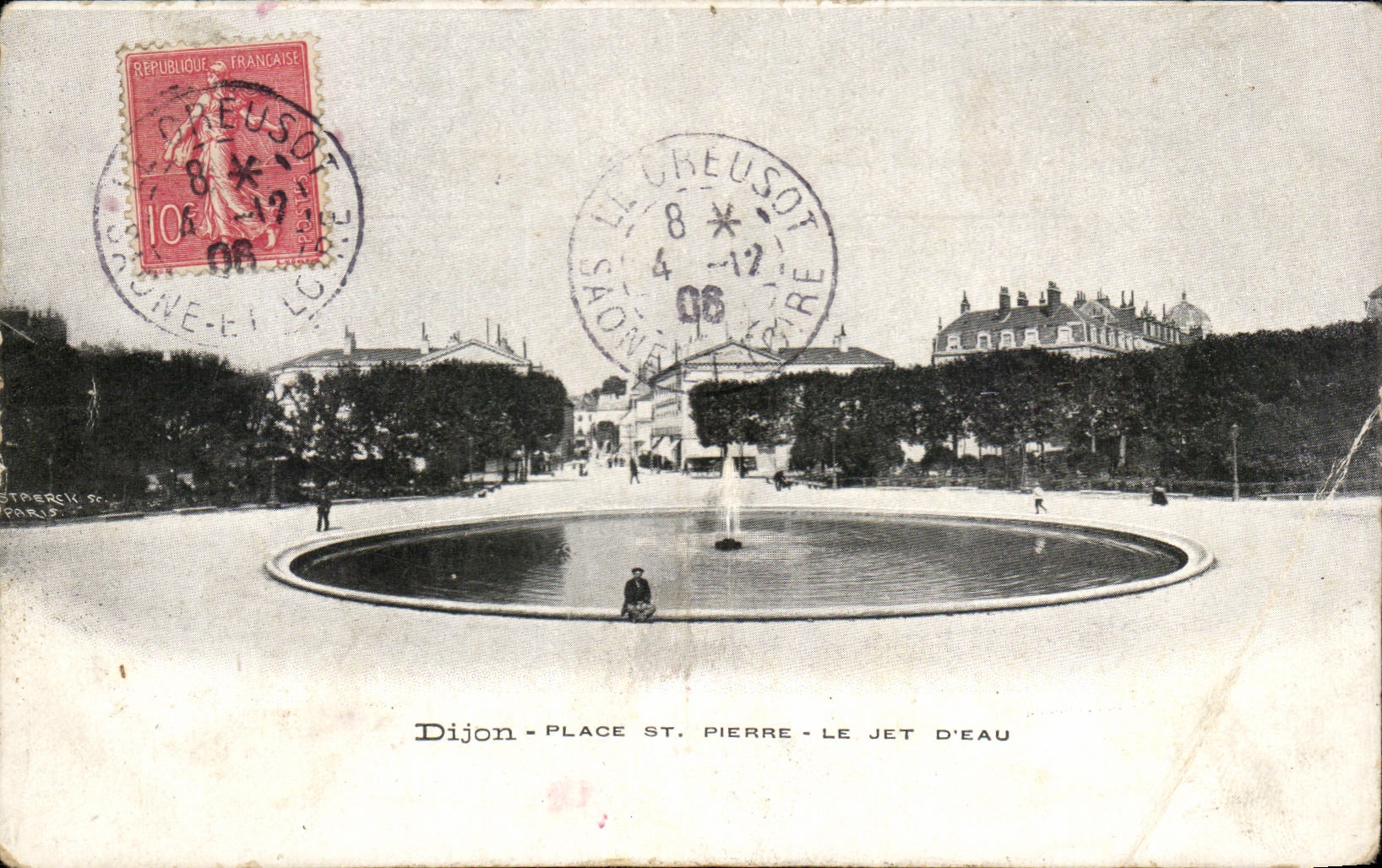 CPA Dijon Place St Pierre Le Jet D'Eau