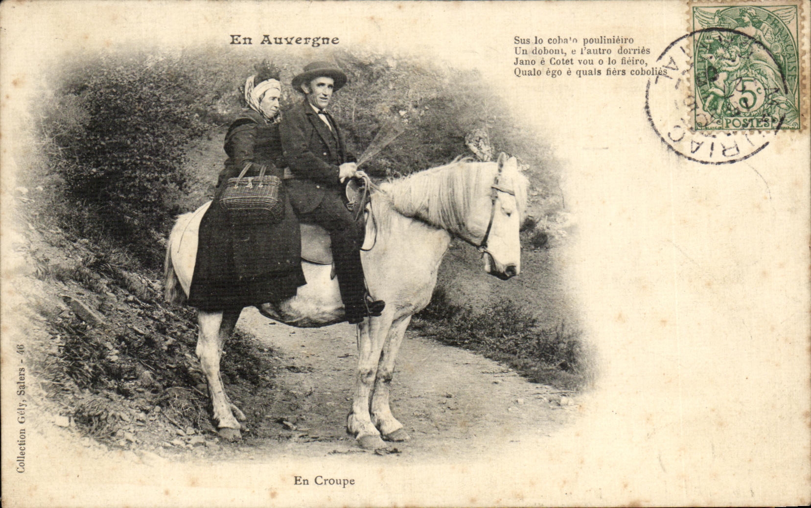 CPA In Auvergne Known lo coha poulinteiro a dobopt E the antro dorries Folklore Chevla Horse Costume