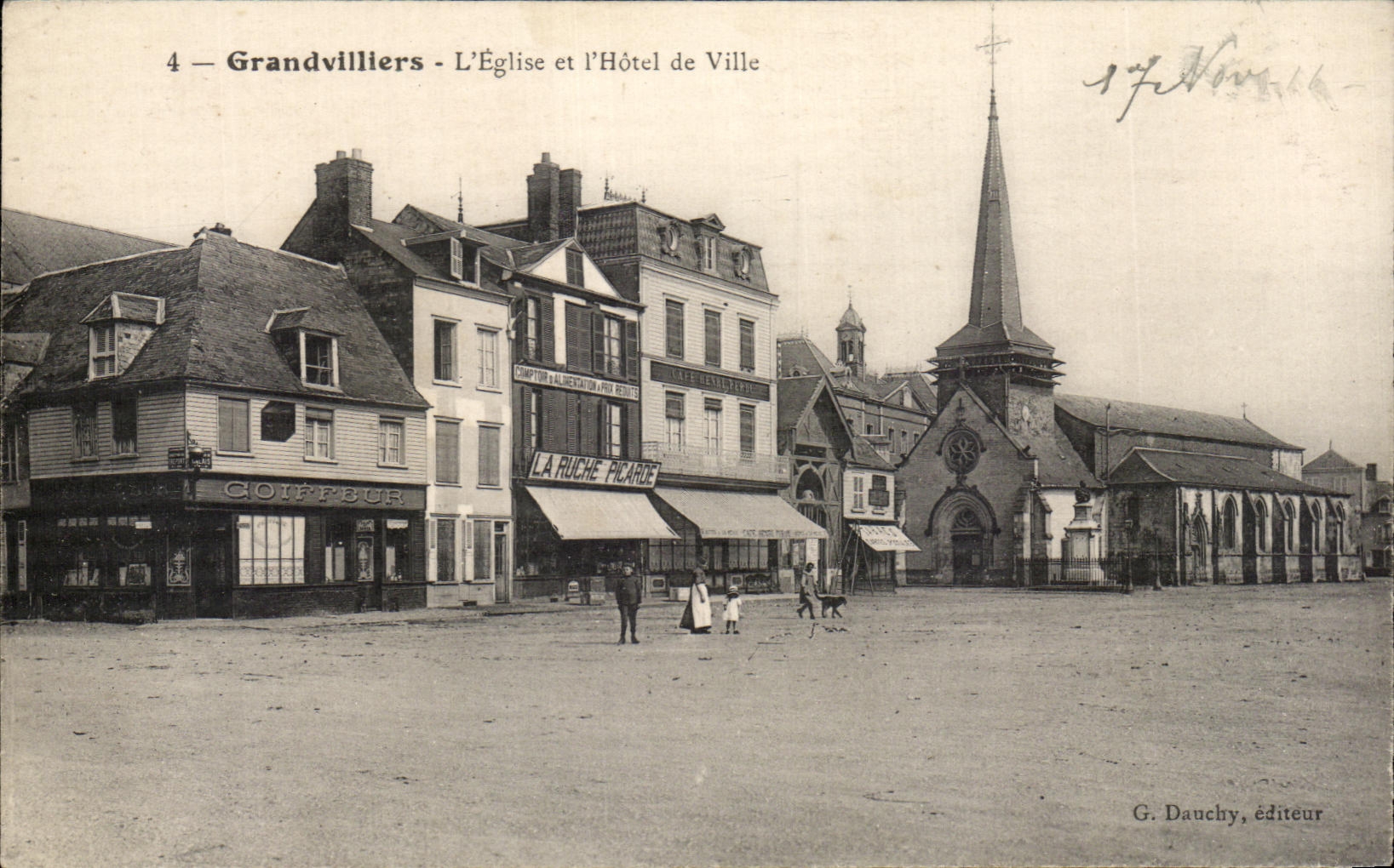 CPA Grandvilliers L'Eglise et l'Hotel de Ville Coiffeur