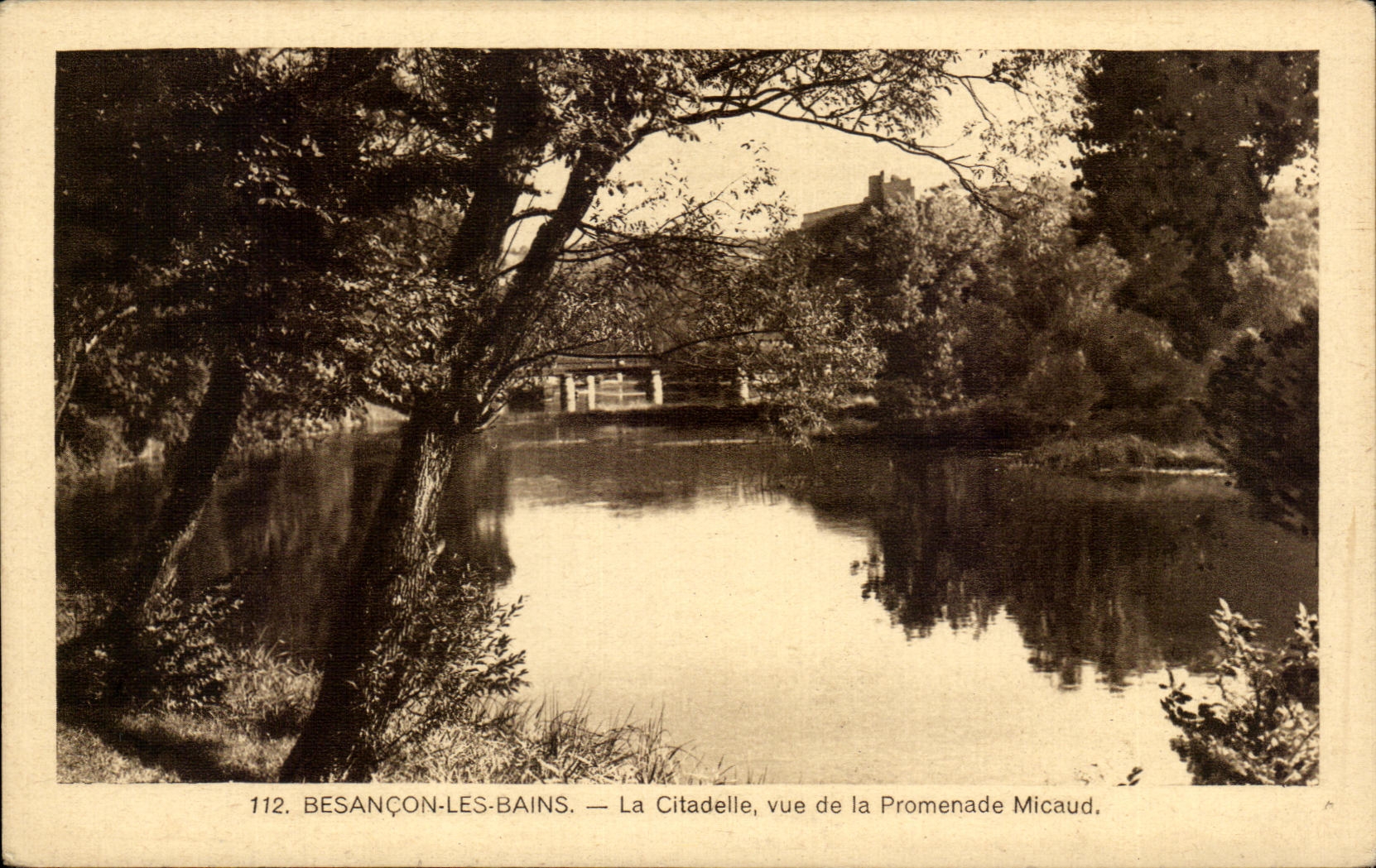CPA Besancon Les Bains La Citadelle Vue De La Promenade Micaud