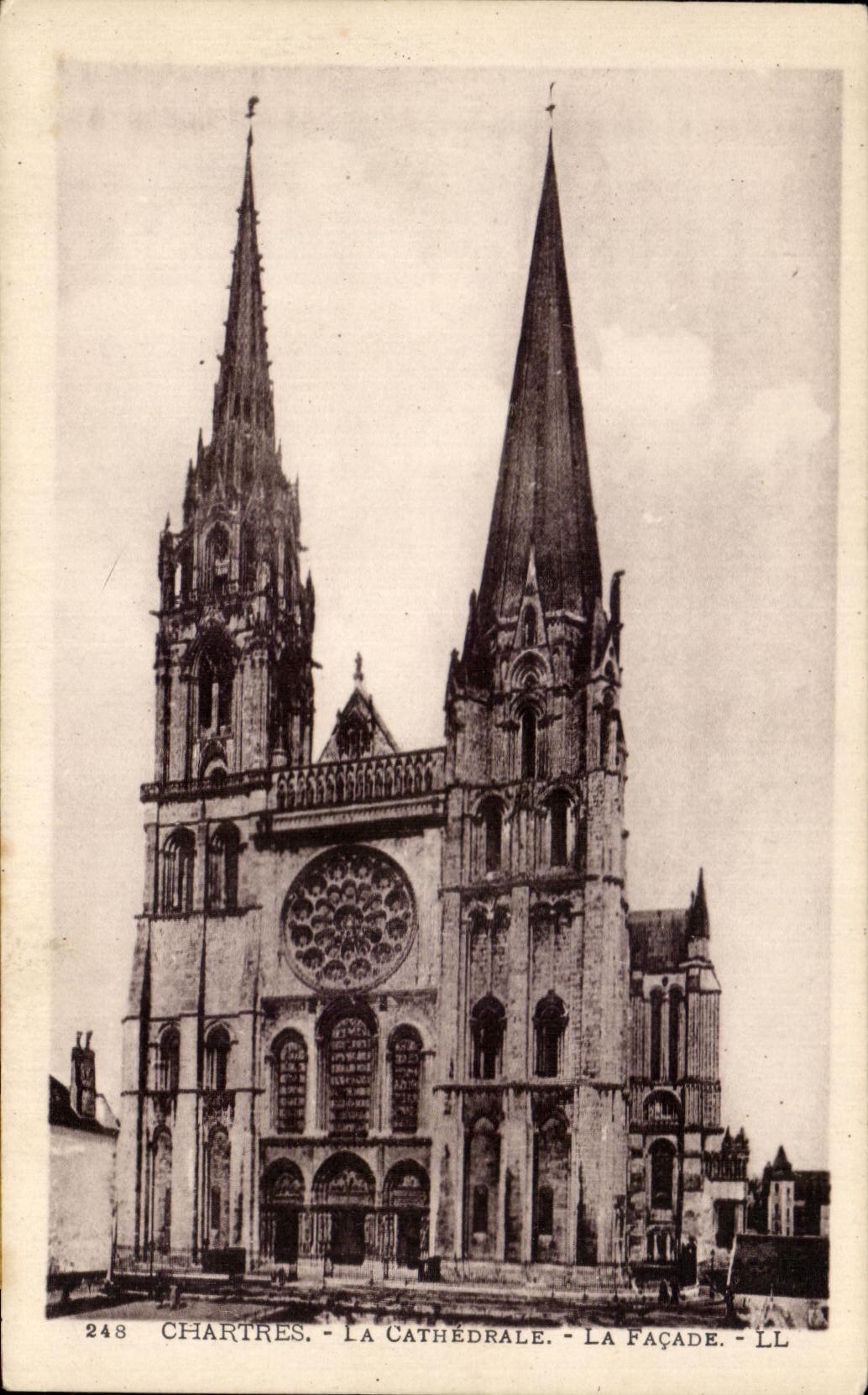 CPA Chartres La Cathedrale La Facade