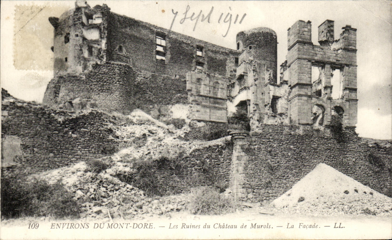 CPA Environs Of the Mount Gilds the Ruins of the Castle of Murols the Frontage