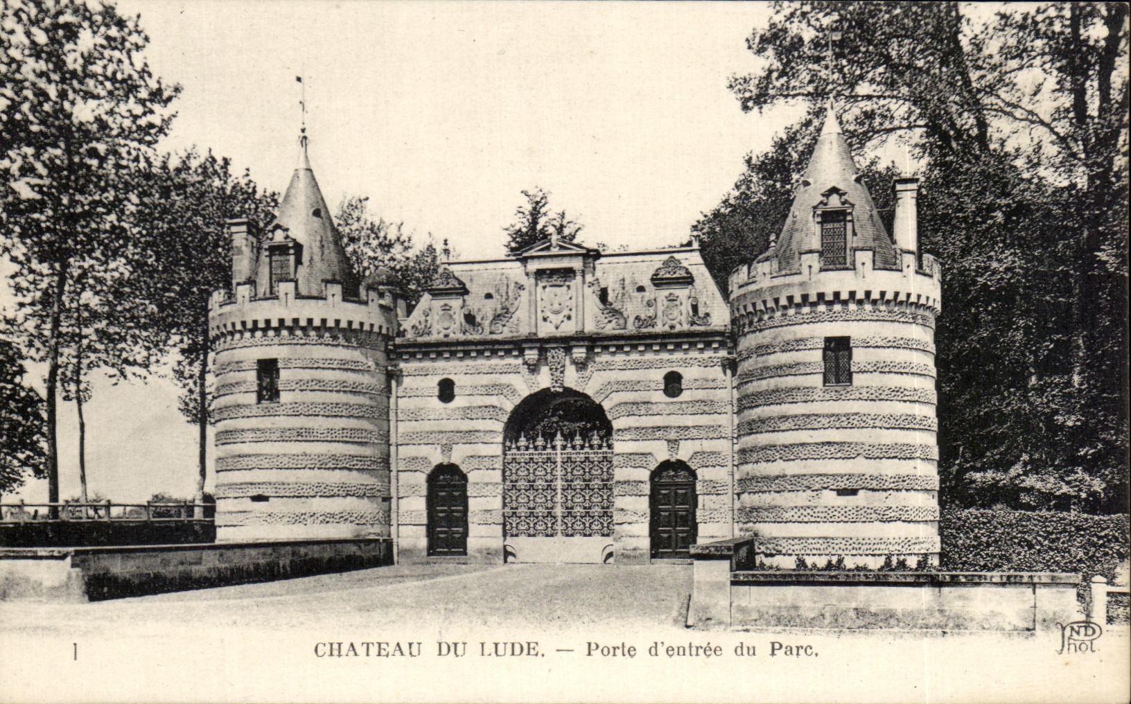 CPA Castle Of Lude Main door of the Park